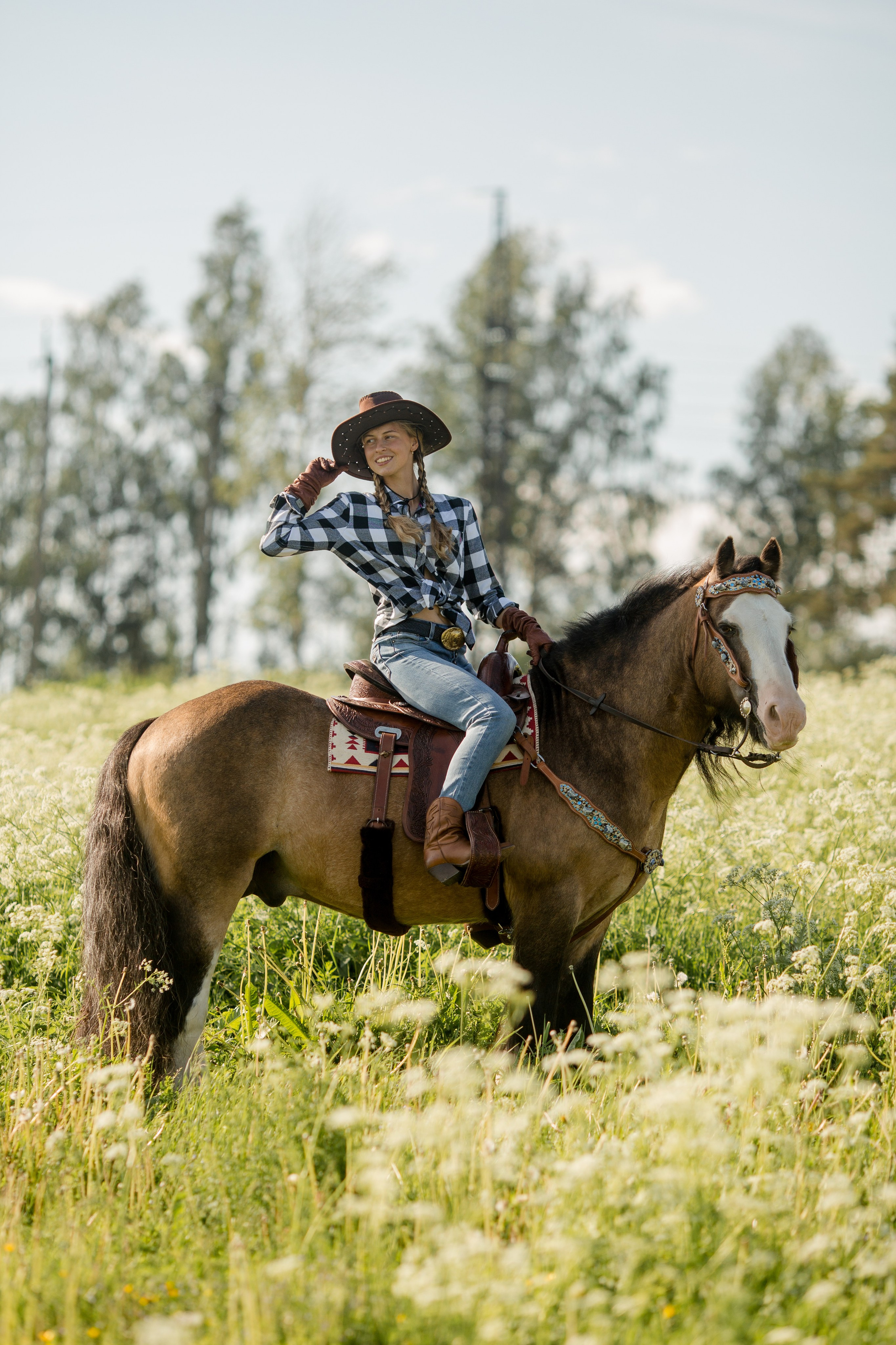 Фотосессия в стиле вестерн с лошадью