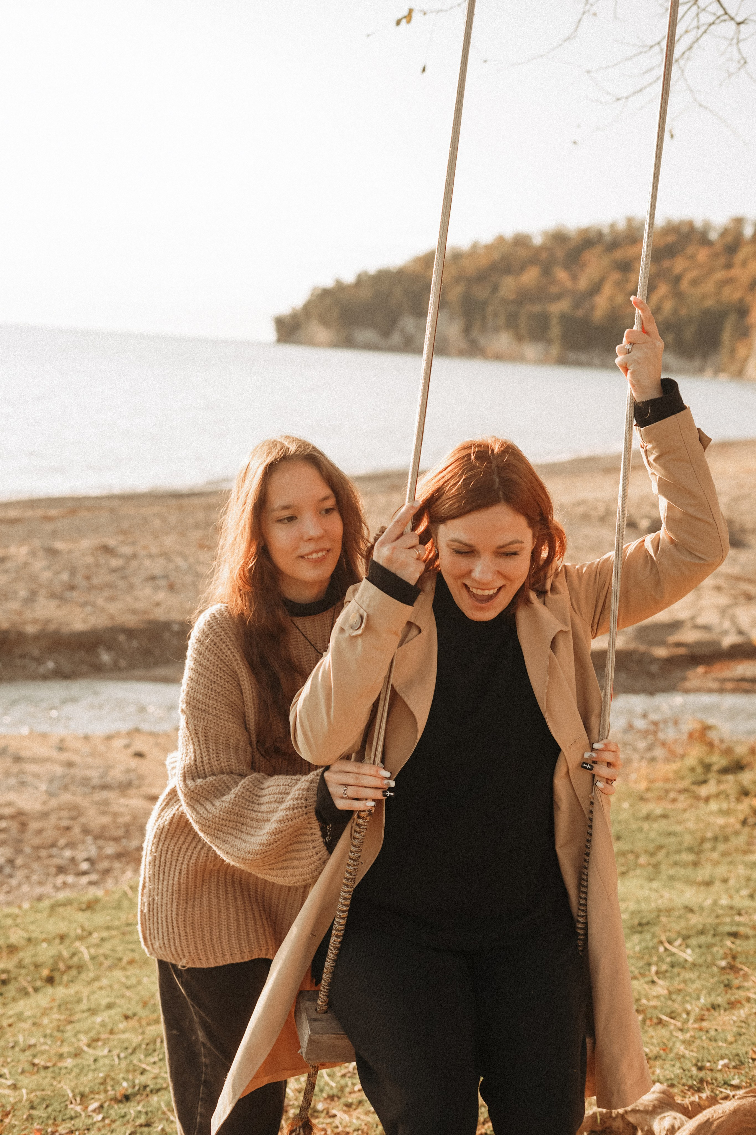 Настя с дочерью Дашей в Мюссере, Абхазия. Фотограф в Сочи и Абхазии | Фототуры | September Air