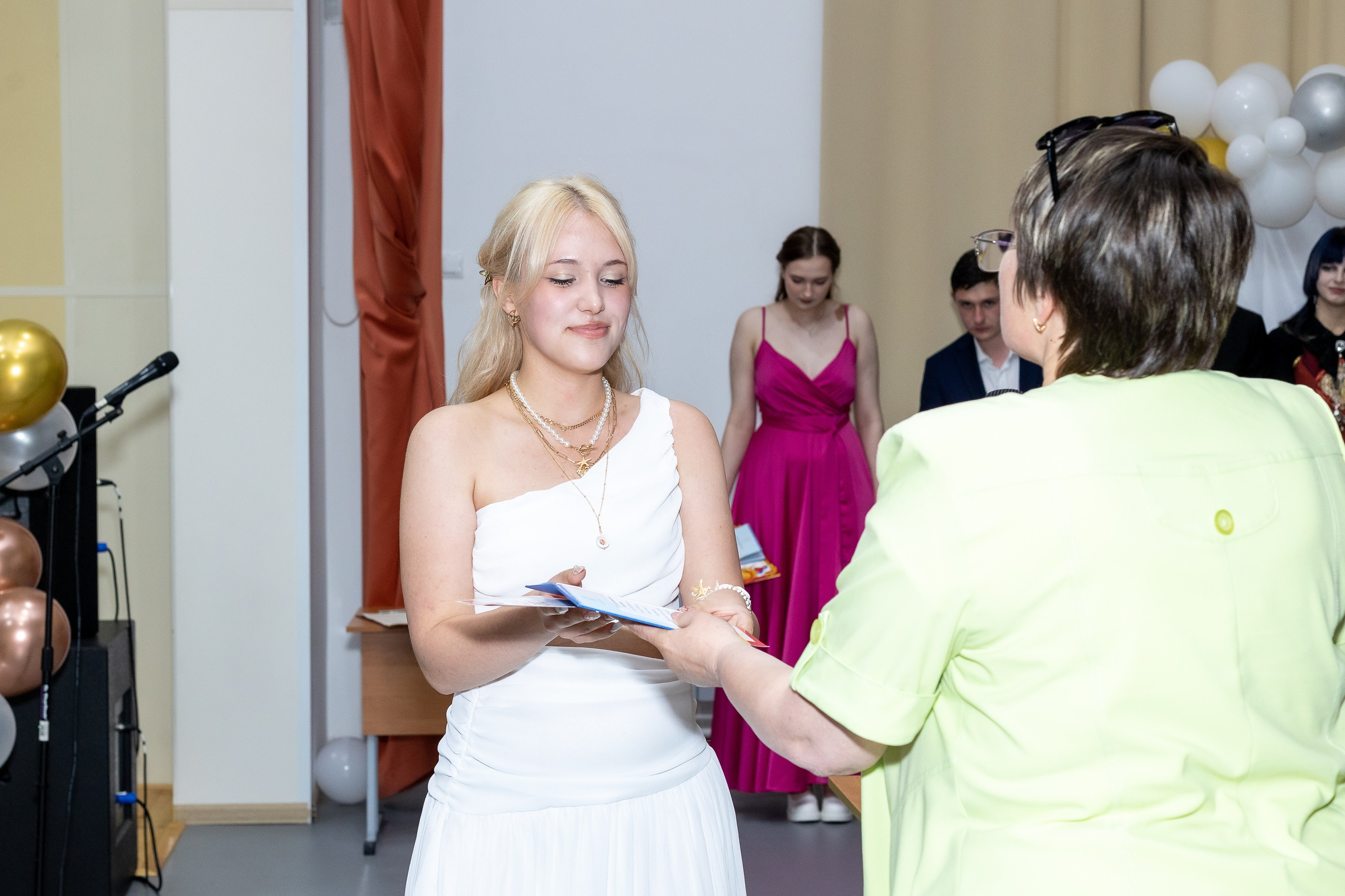 Вручение аттестата 2025. Выпускные альбомы Майкоп, Краснодар Елена Золотарева