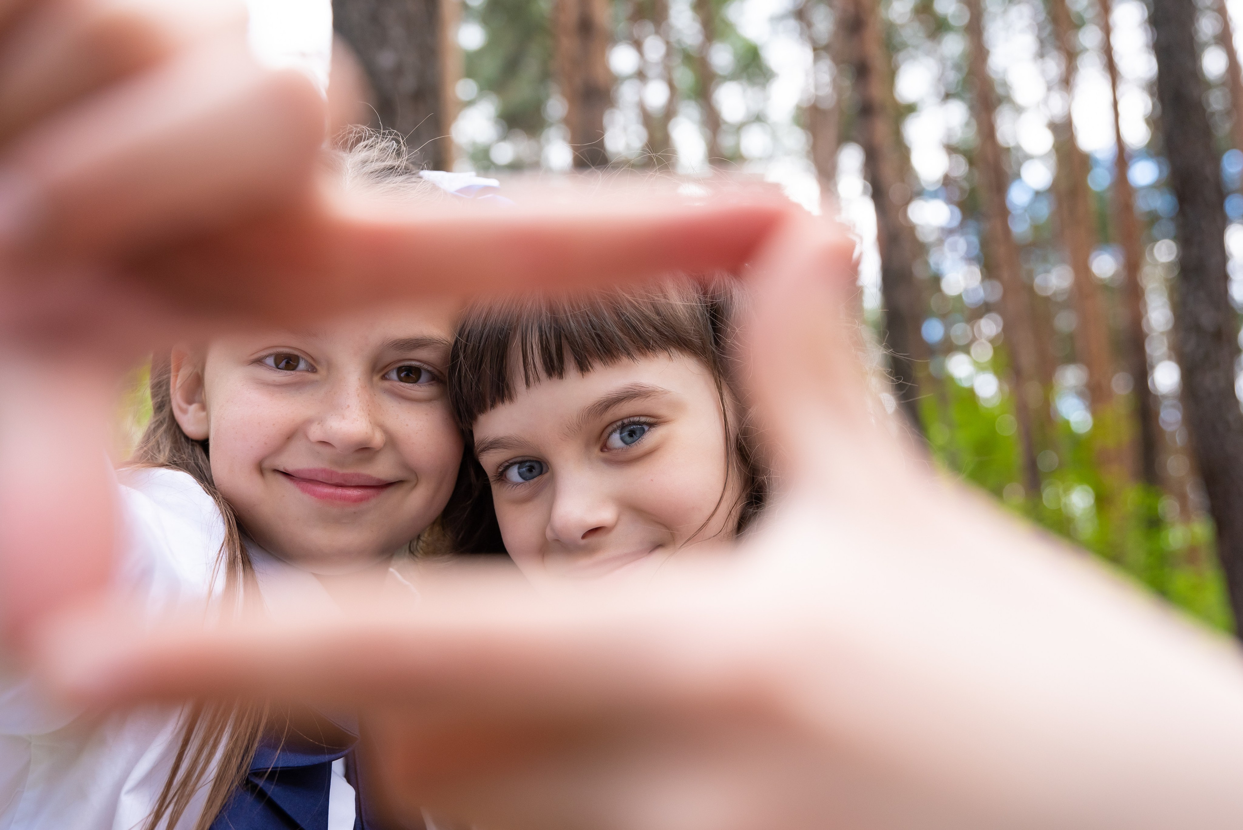 В школьном дворе, парке. Детский фотограф в Екатеринбурге и Берёзовском Евгений Кондаков