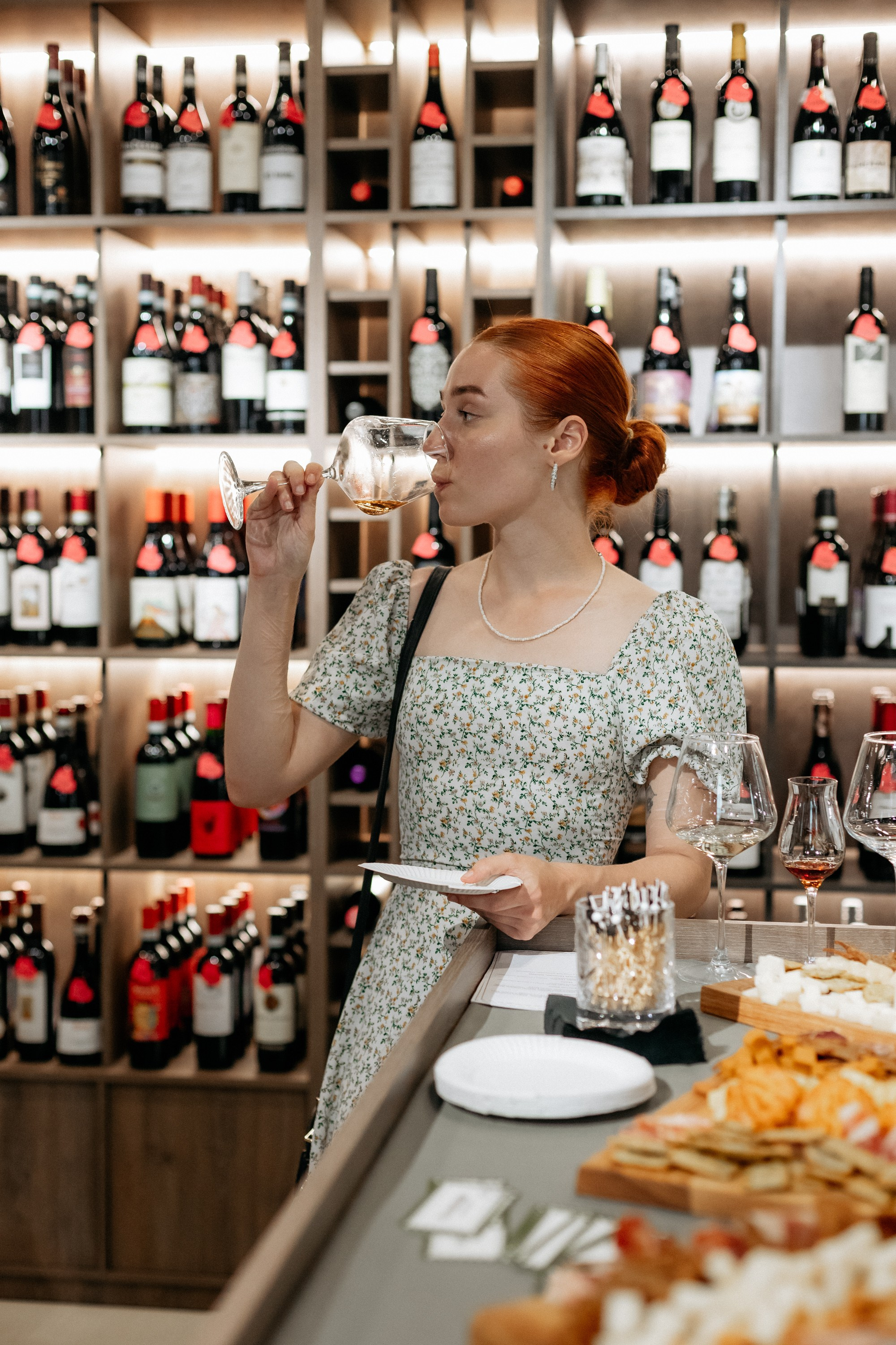 BY SIMPLE ВИНОТЕКА — ОТКРЫТИЕ. СВОИ. ФОТООТЧЕТЫ-СОБЫТИЯ-МЕСТА