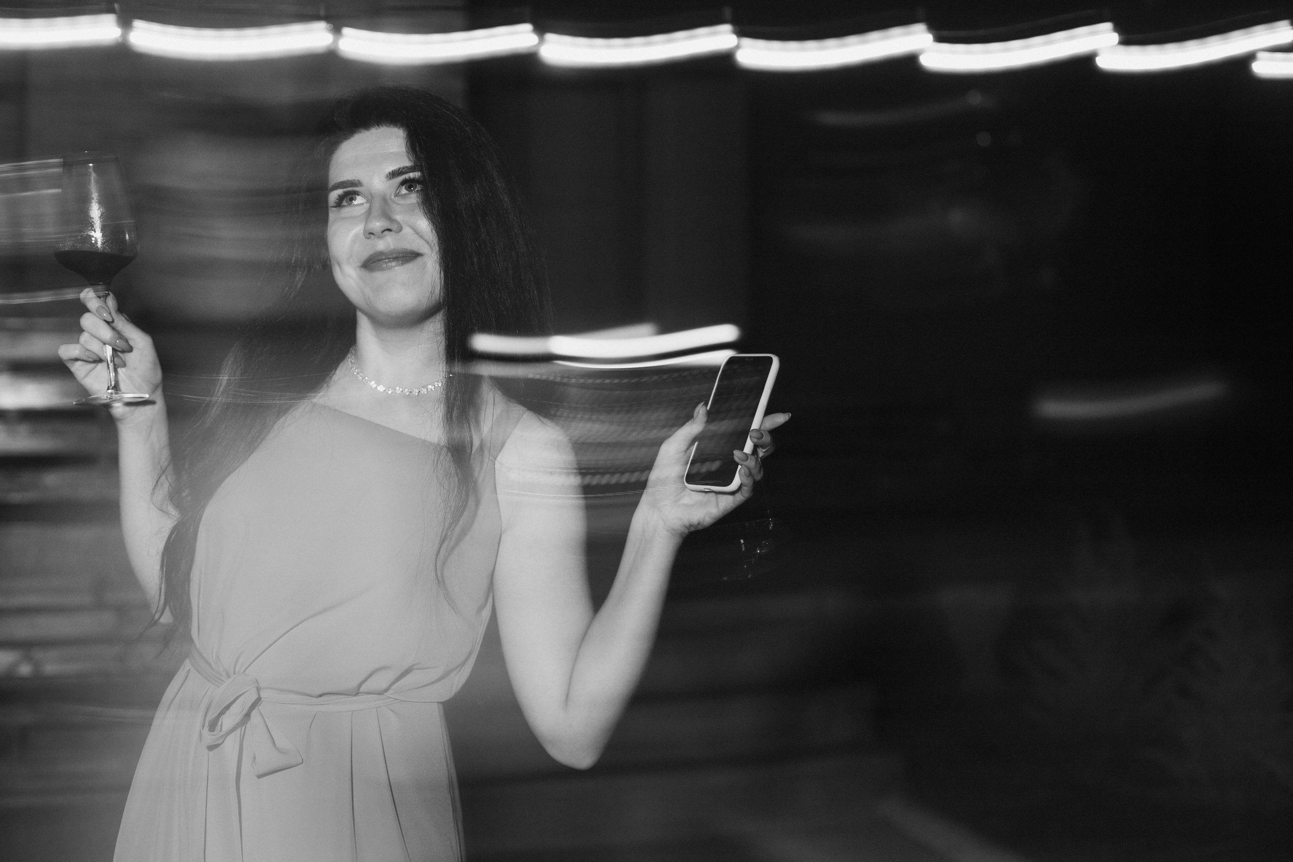 Фотосессия вечеринки у бассейна с видом на горы. Свадебный, репортажный и портретный фотограф Сочи, Краснодар. Александра Зайцева