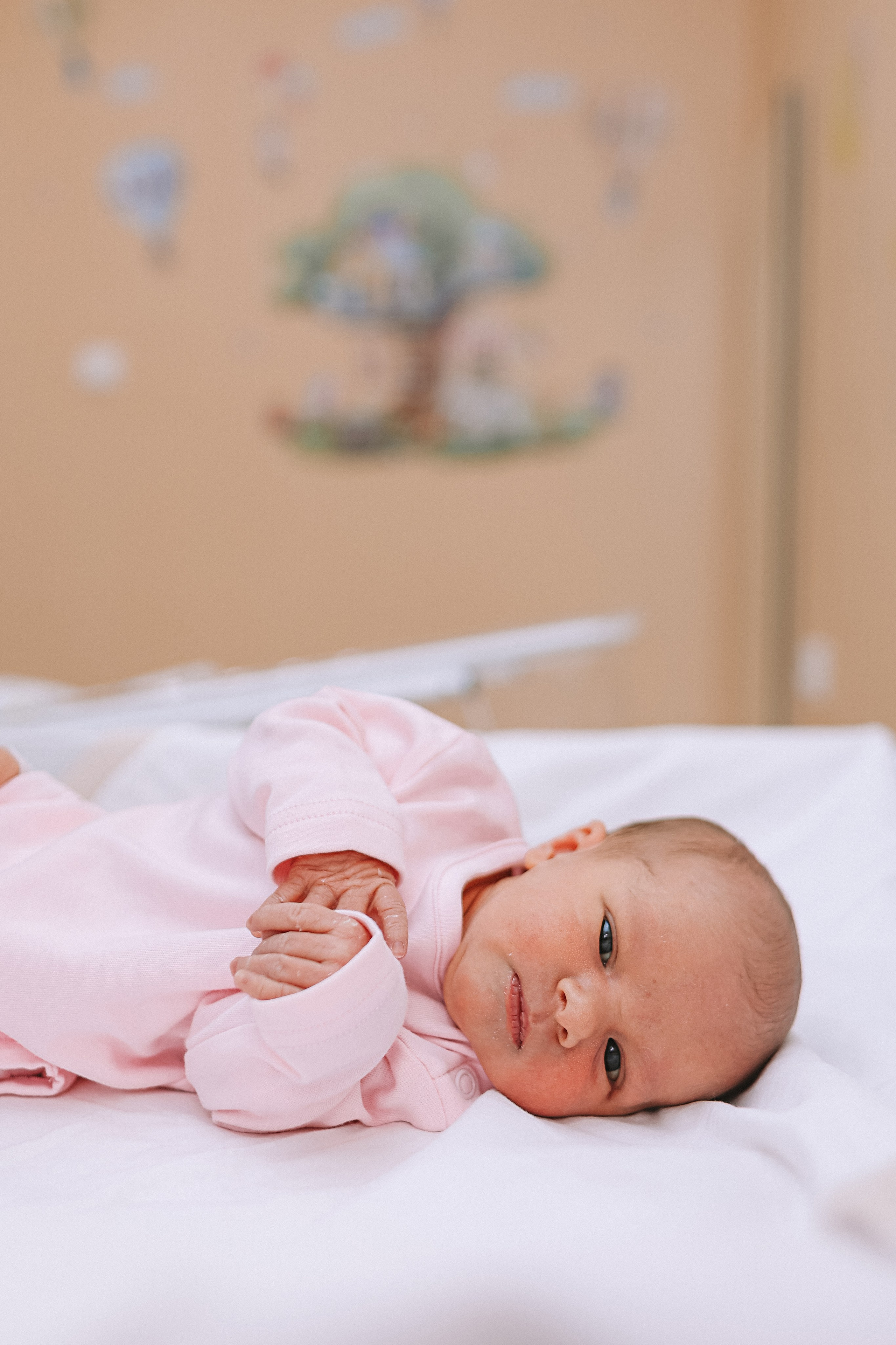 Выписка палата+внизу ПЦЭ. Семейный фотограф Тюмень, фотограф на роды Салмина Мария