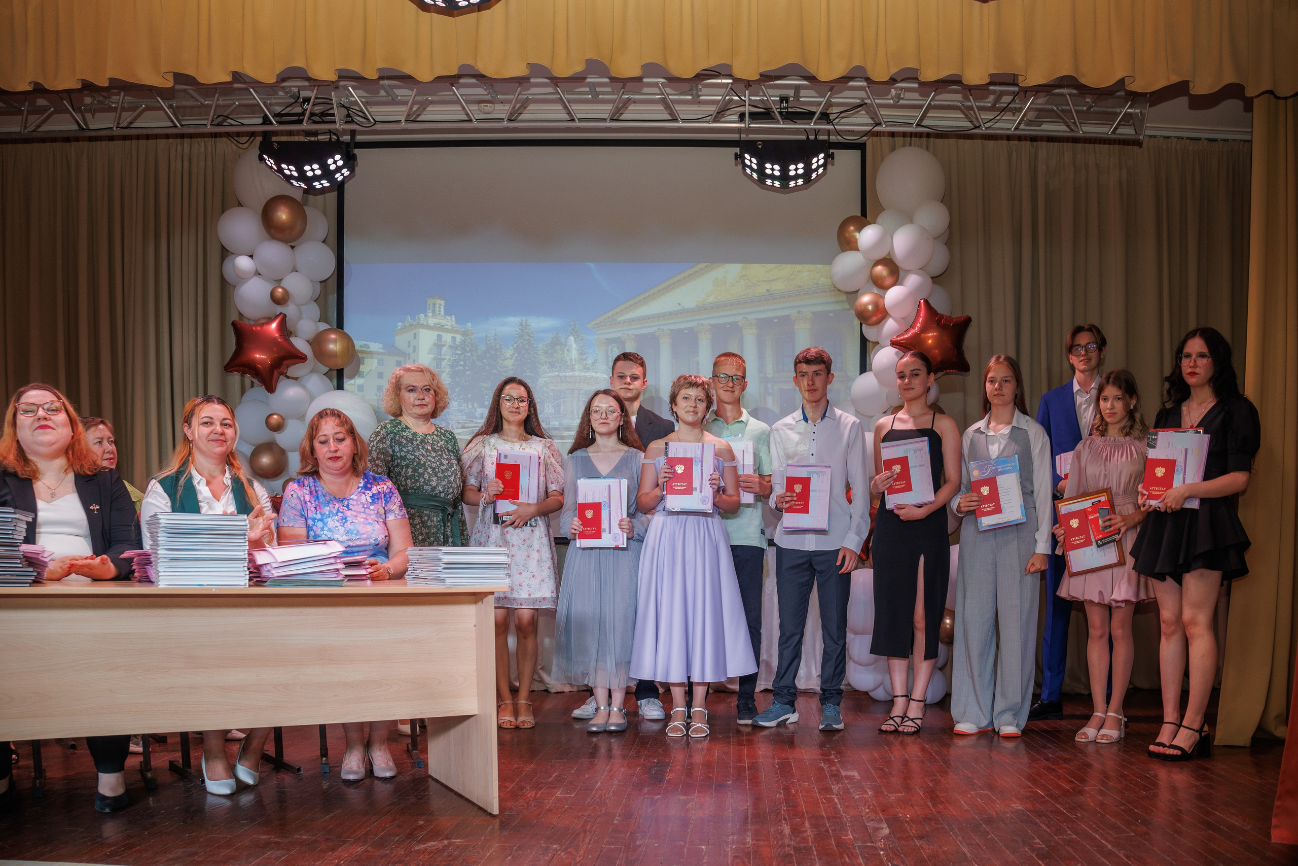 Вручение аттестатов. Свадебный и семейный фотограф в Новосибирске Ирина Дорошкова