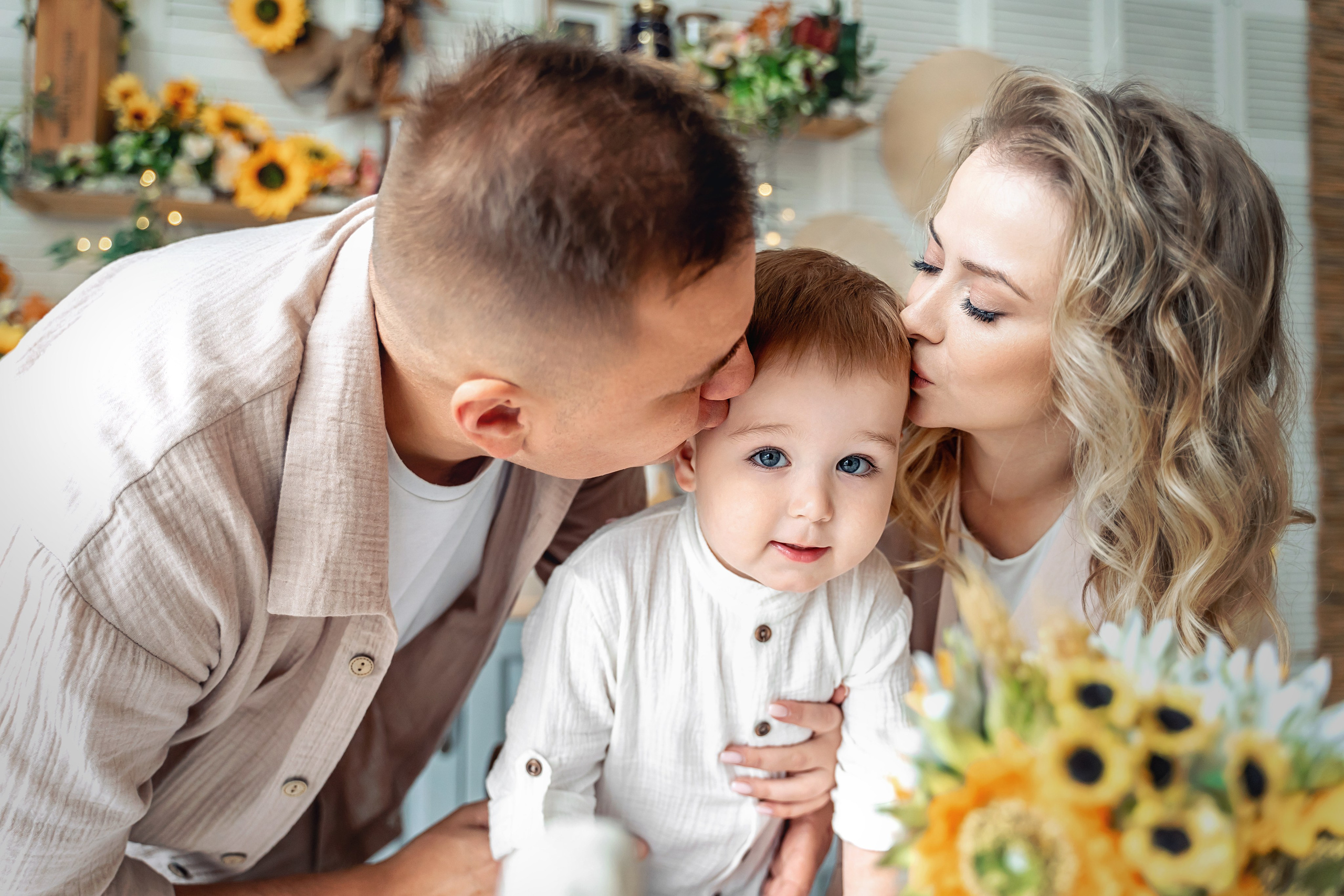 Семейная съемка с кроликами в студии. Фотограф \ Видеограф на Крещение, Венчание Москва| Семейные съемки
