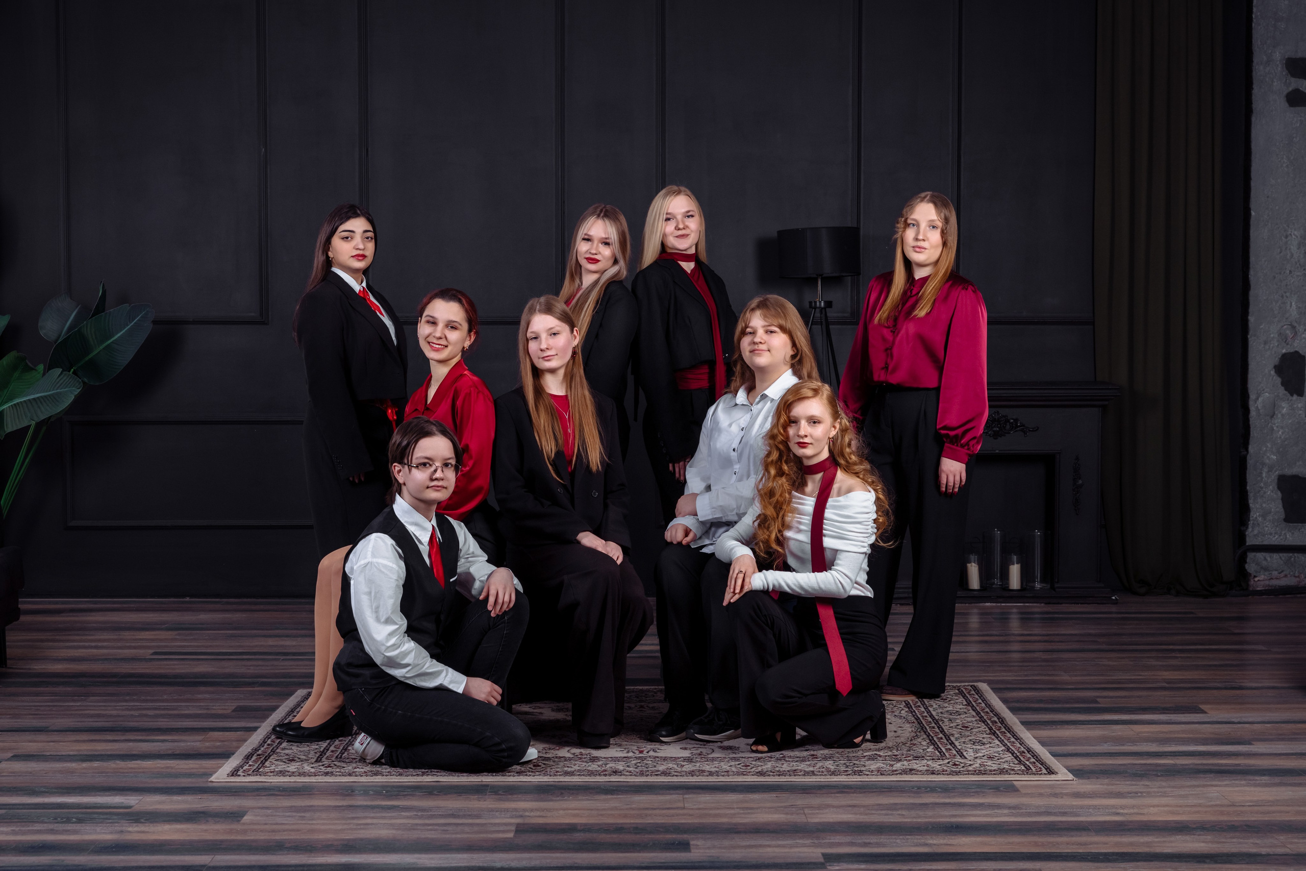 Старшая школа. Выпускные школьные фото­альбомы для школ и детских садов в Волгограде и Волжском