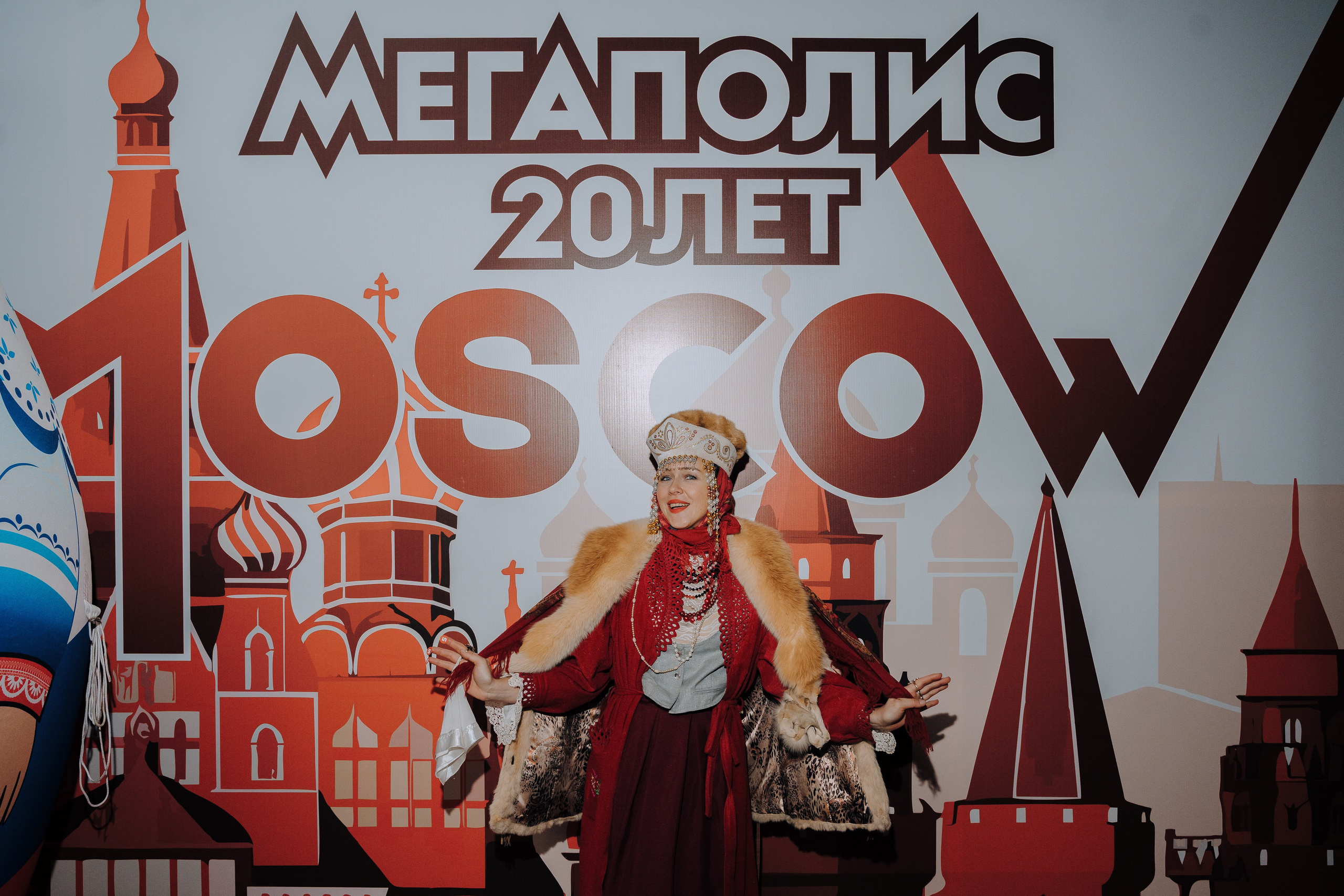 20 ЛЕТ МЕГАПОЛИС ЧЕЛЯБИНСК ХЕДЛАЙНЕР ЕЛКА. Репортажный фотограф Зуев Роман г. Челябинск