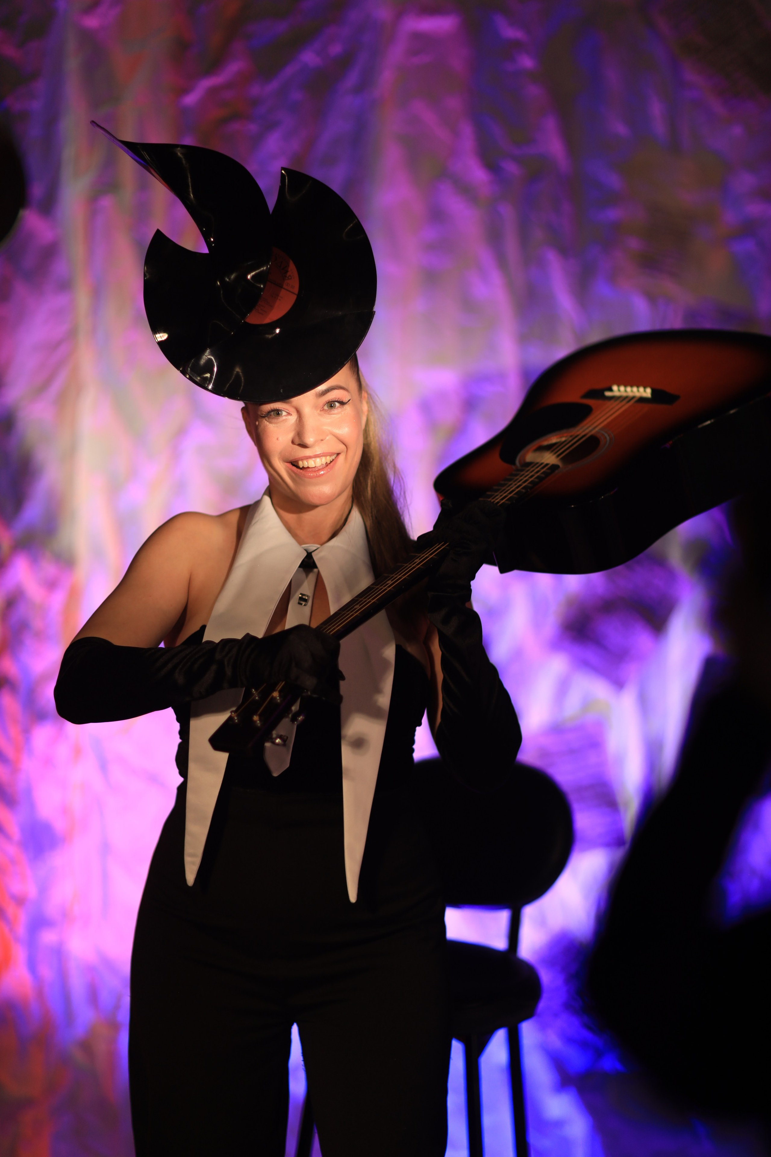 Гитара. Съемка в студии под ваш запрос, студийные съемки, фотографии архитектурных объектов — Александр Евстигнеев — фотограф Москва