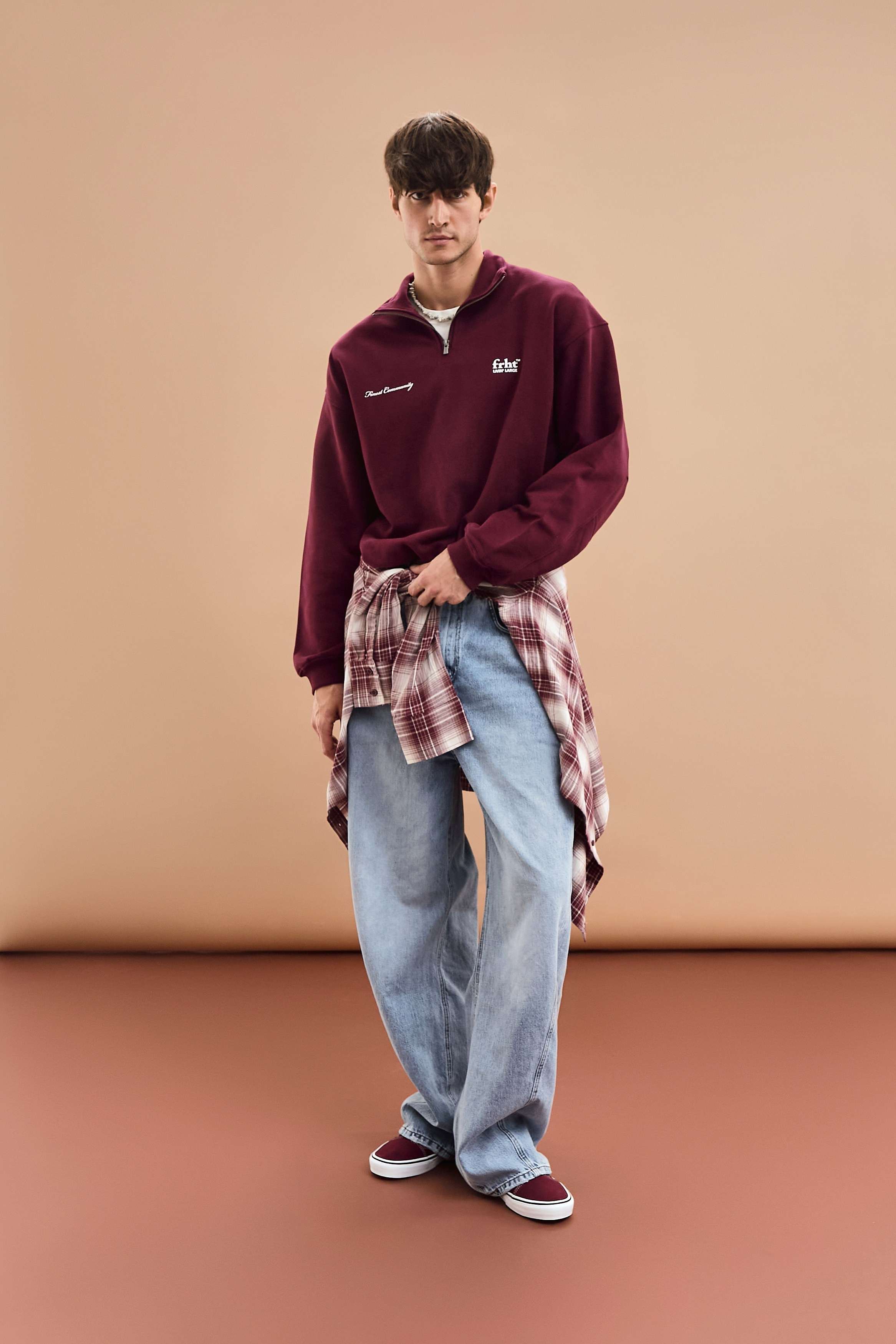 На бумажном фоне. Фотограф Москва| Вероника Полуэктова