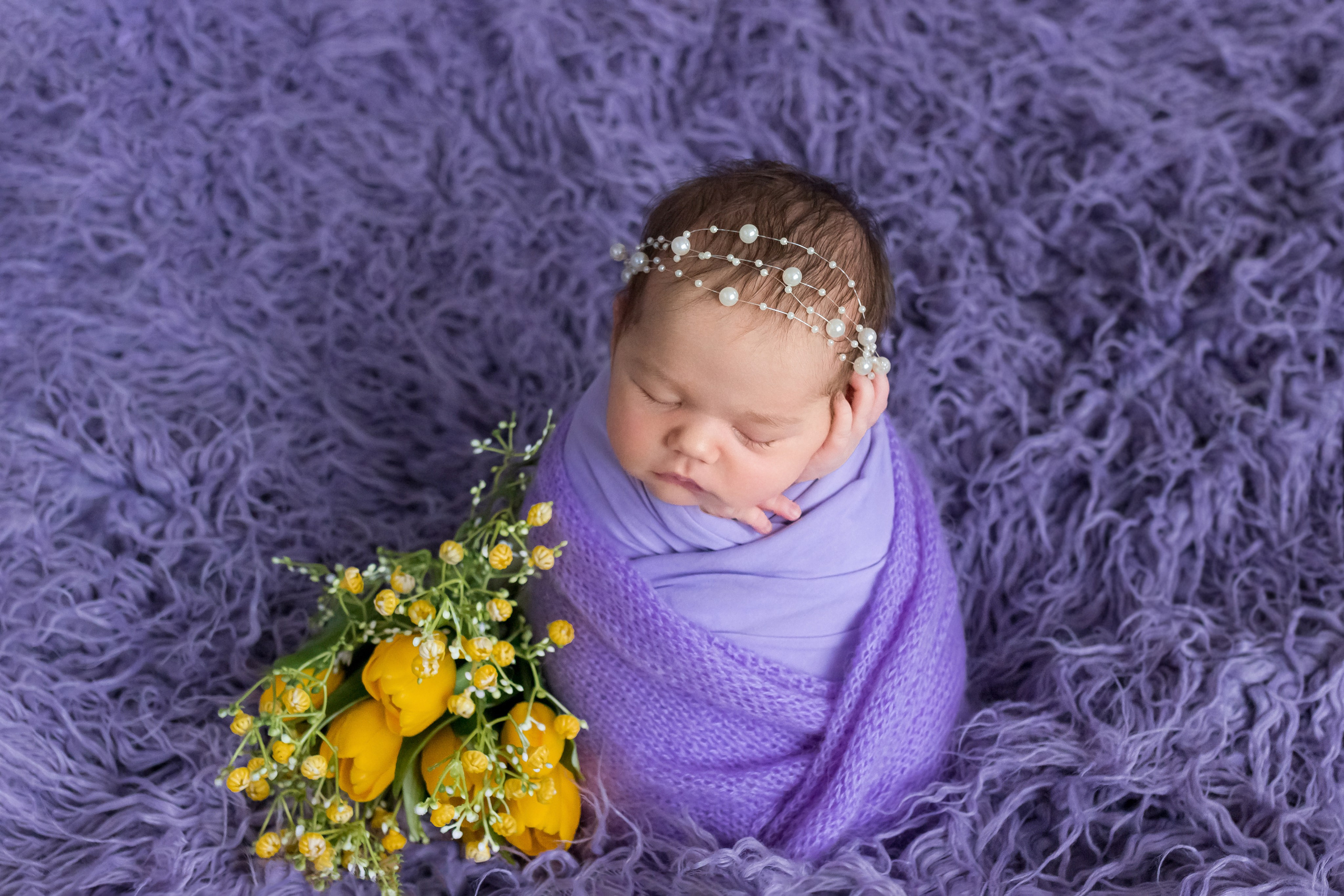 Семейная фотосессия чудесной новорождённой