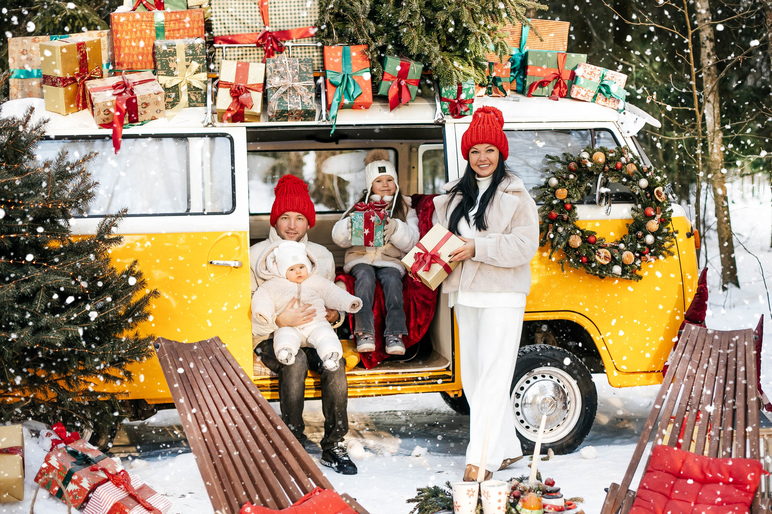 Новогодние фотосессии с ретро машинами. Фотопроекты, фотодни и фотосессии в Москве