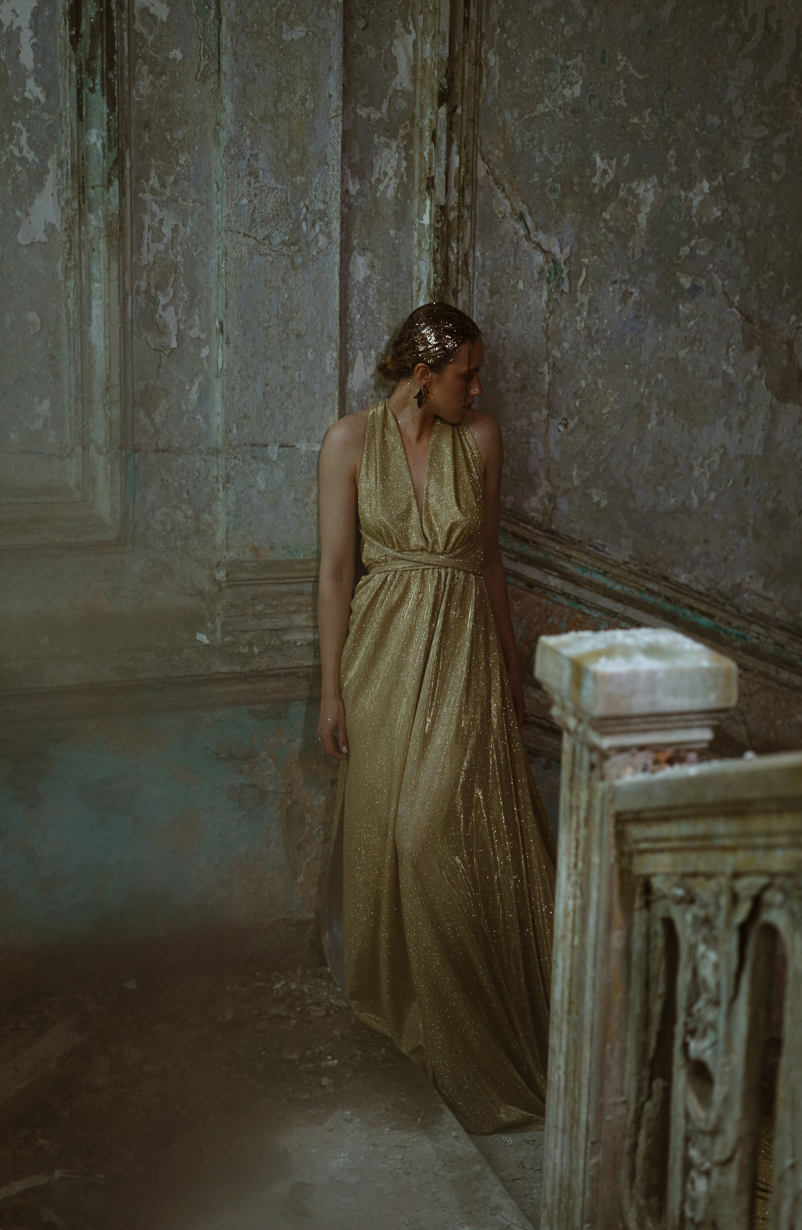 Фотосессия в заброшенном здании для Софии, Сухум, Абхазия. Свадебный и семейный фотограф в Абхазии Жанна Соснина