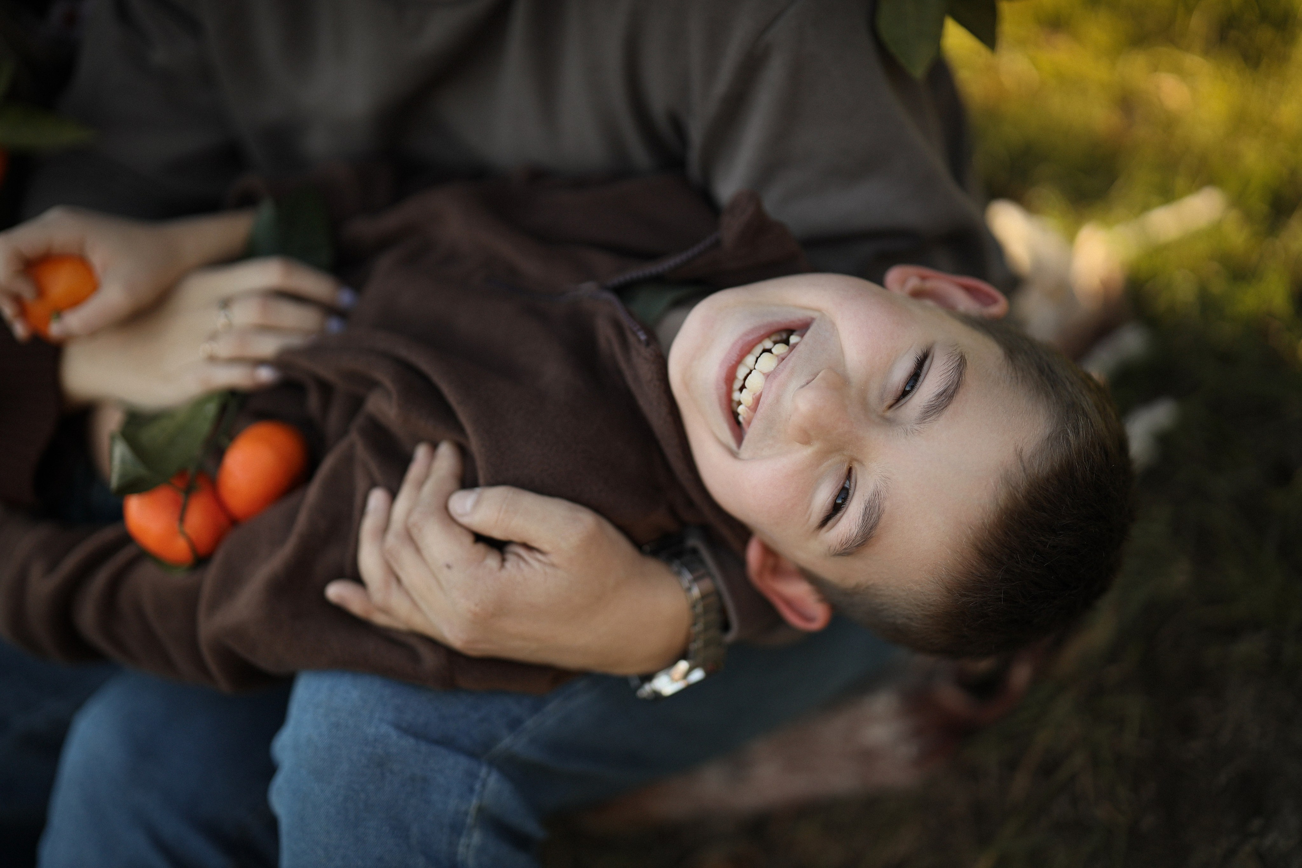 Фотосессия в мандариновом саду в Новом Афоне, Абхазия. Свадебный и семейный фотограф в Абхазии Жанна Соснина
