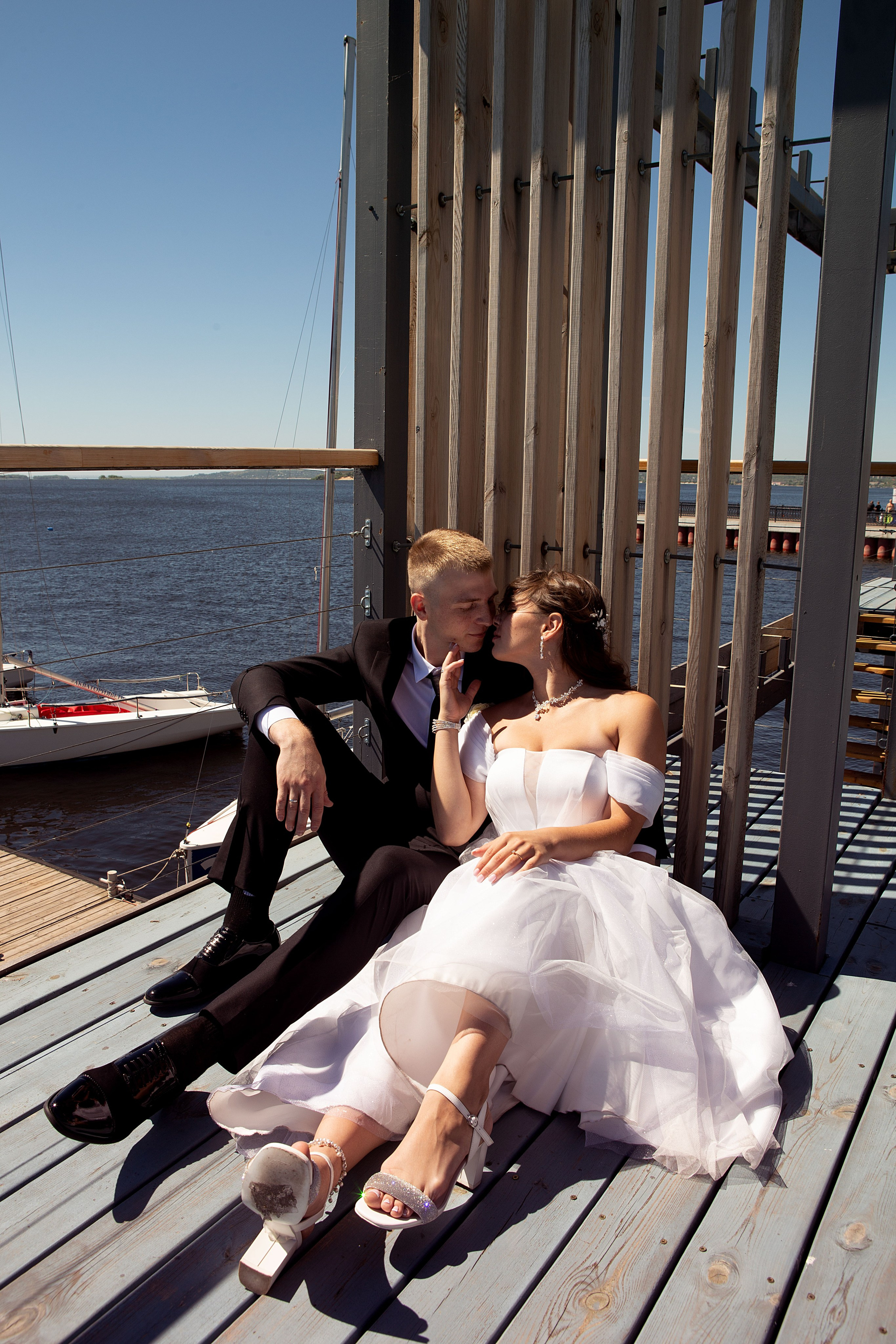 Свадебная фотосессия на пироне: Дарья и Артём. Свадебный и предметный фотограф Ренат Каламперов