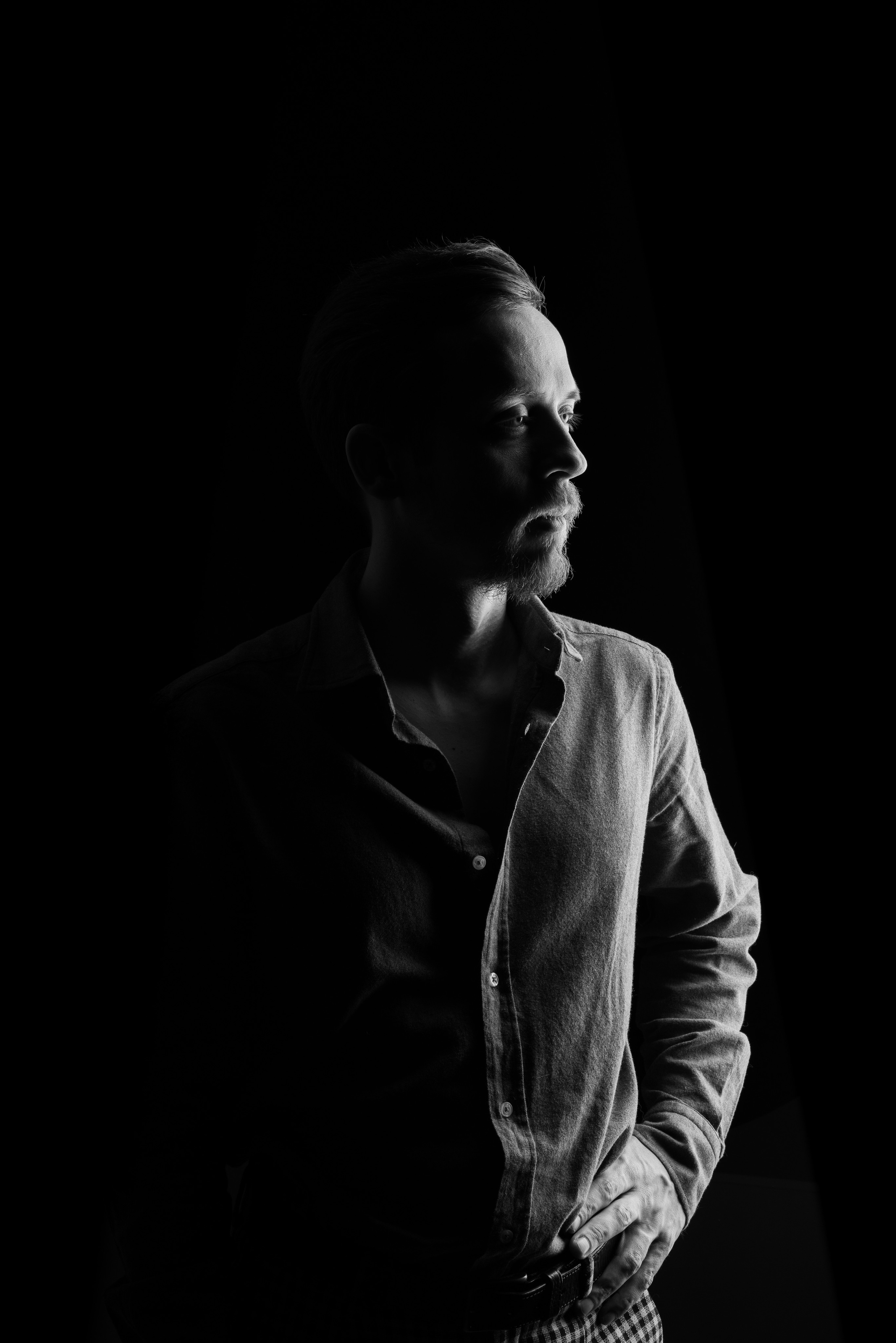 Фотопробы мужского портрета. Евгений. Фотограф Алматы, курс по Фотографии в Алматы. Дмитриева Наталья