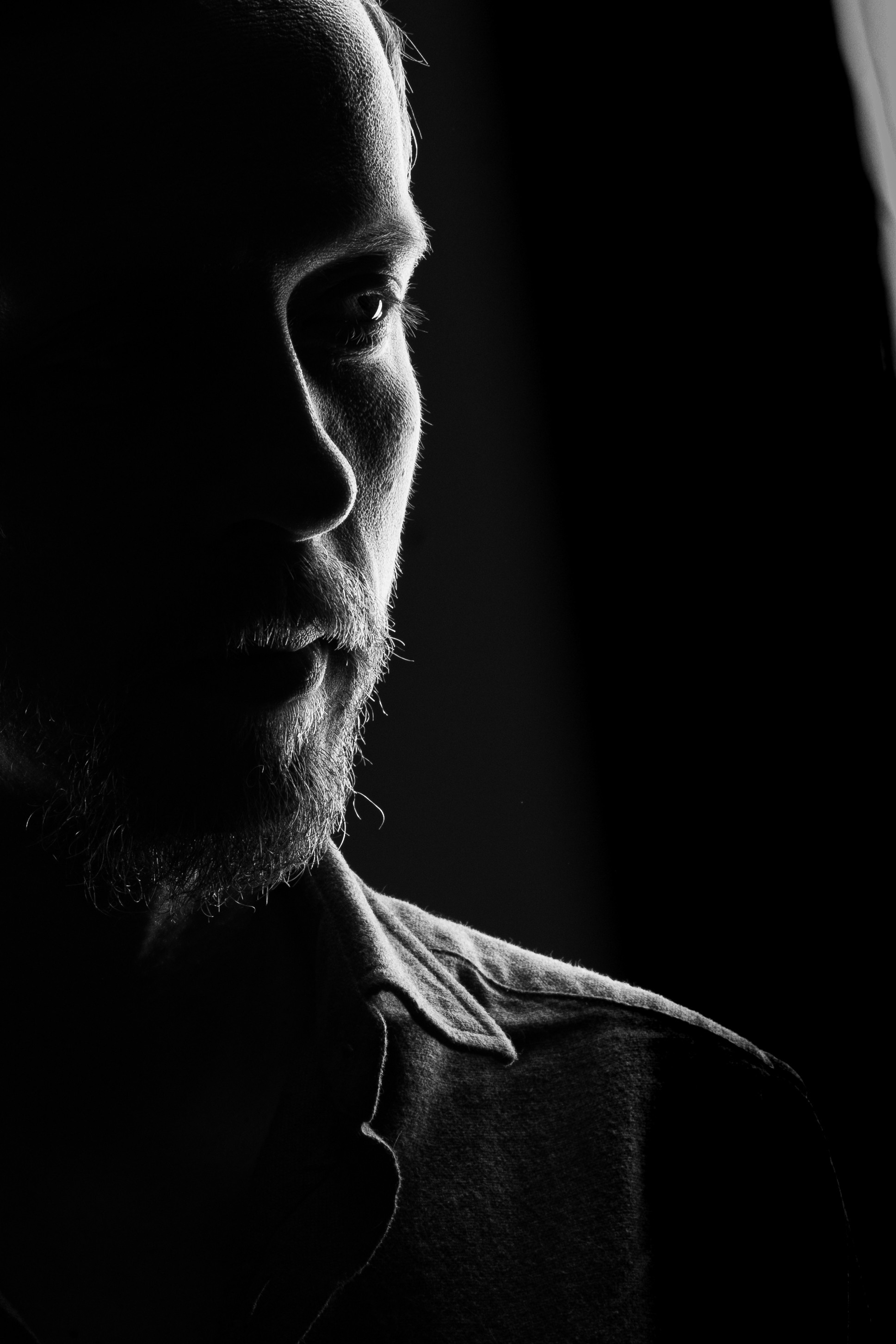 Фотопробы мужского портрета. Евгений. Фотограф Алматы, курс по Фотографии в Алматы. Дмитриева Наталья