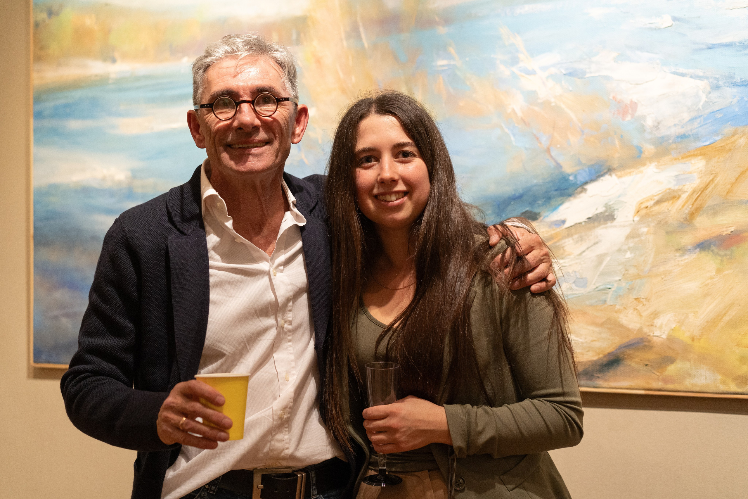 Съёмка открытия вытсавки художника Ильи Даньшина. Лиза Фирстова — самый добрый фотограф