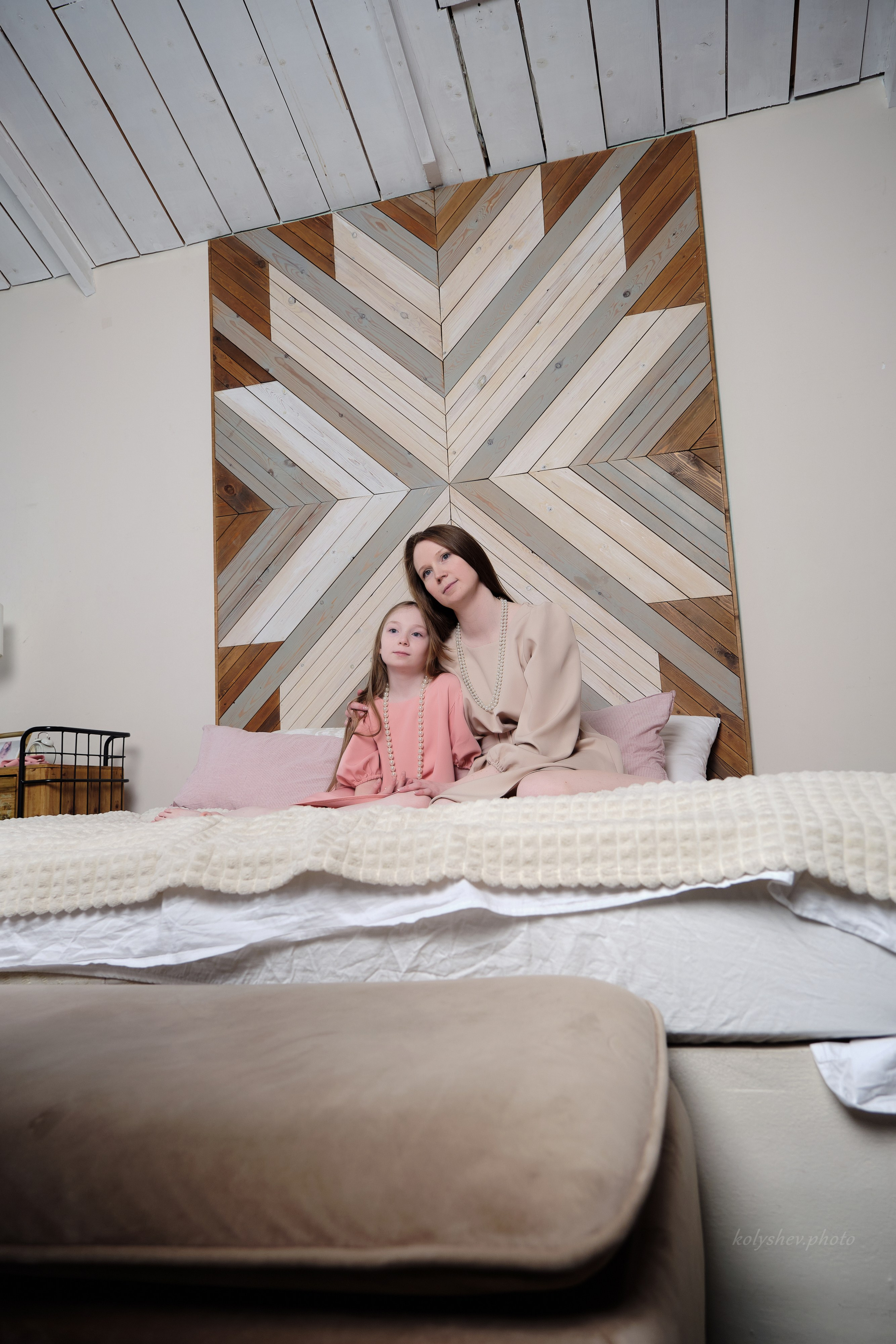 Семейная фотосессия мамы и дочки Надя. Портретный фотограф на новый год в Москве Виктория Колышева