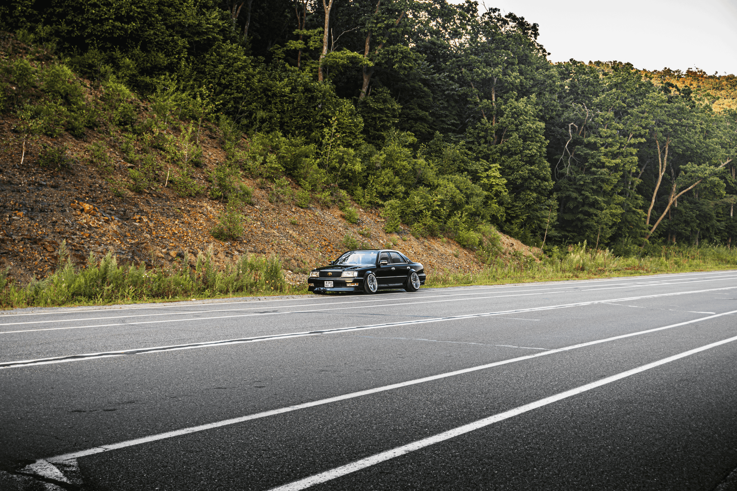 Toyota Crown S155: бриллиант в стенс-короне Владивостока