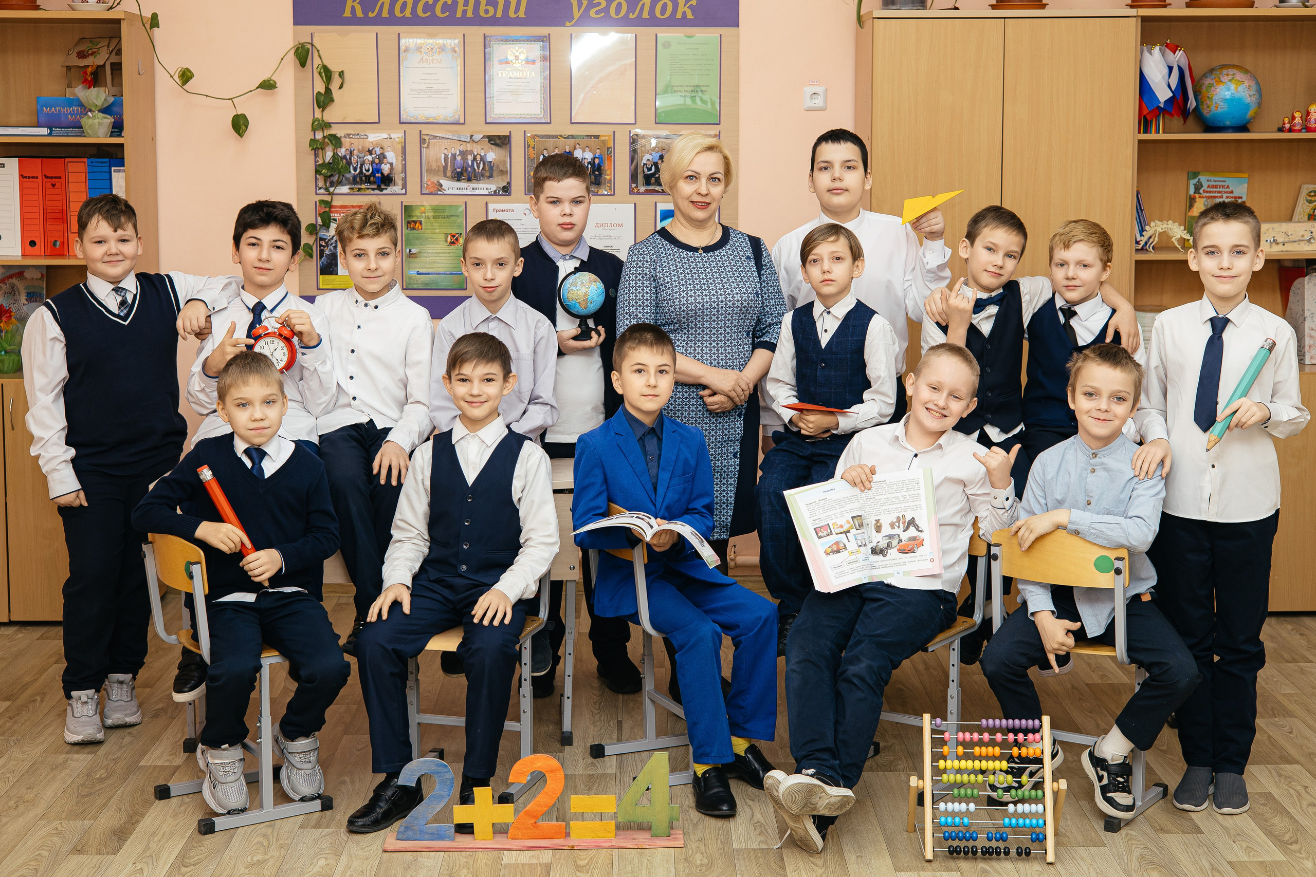 Галерея групповых фото (младшая). Выпускные альбомы в Луге/Школьные съёмки