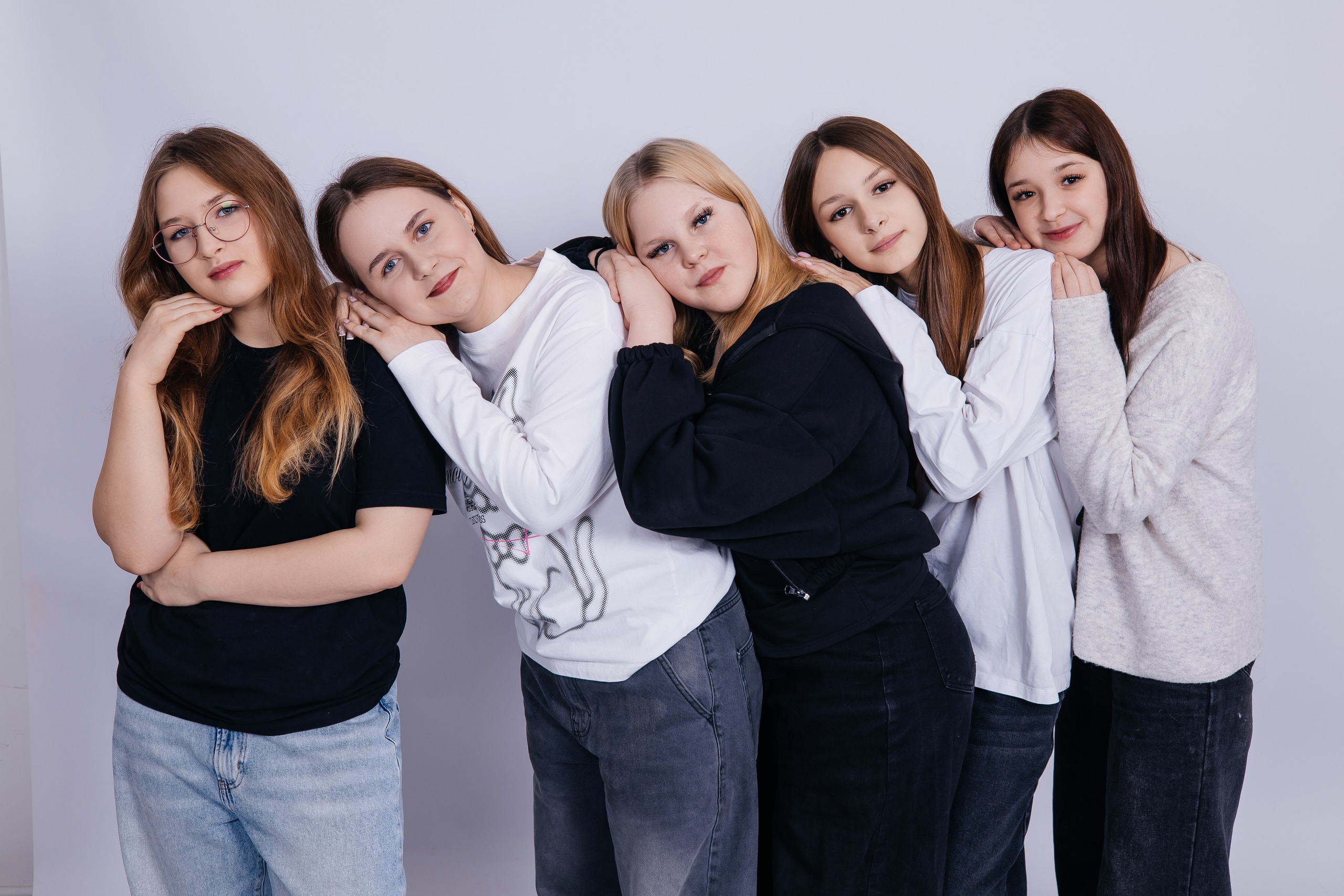 Галерея Групповые фото студия (старшие). Выпускные альбомы в Луге/Школьные съёмки