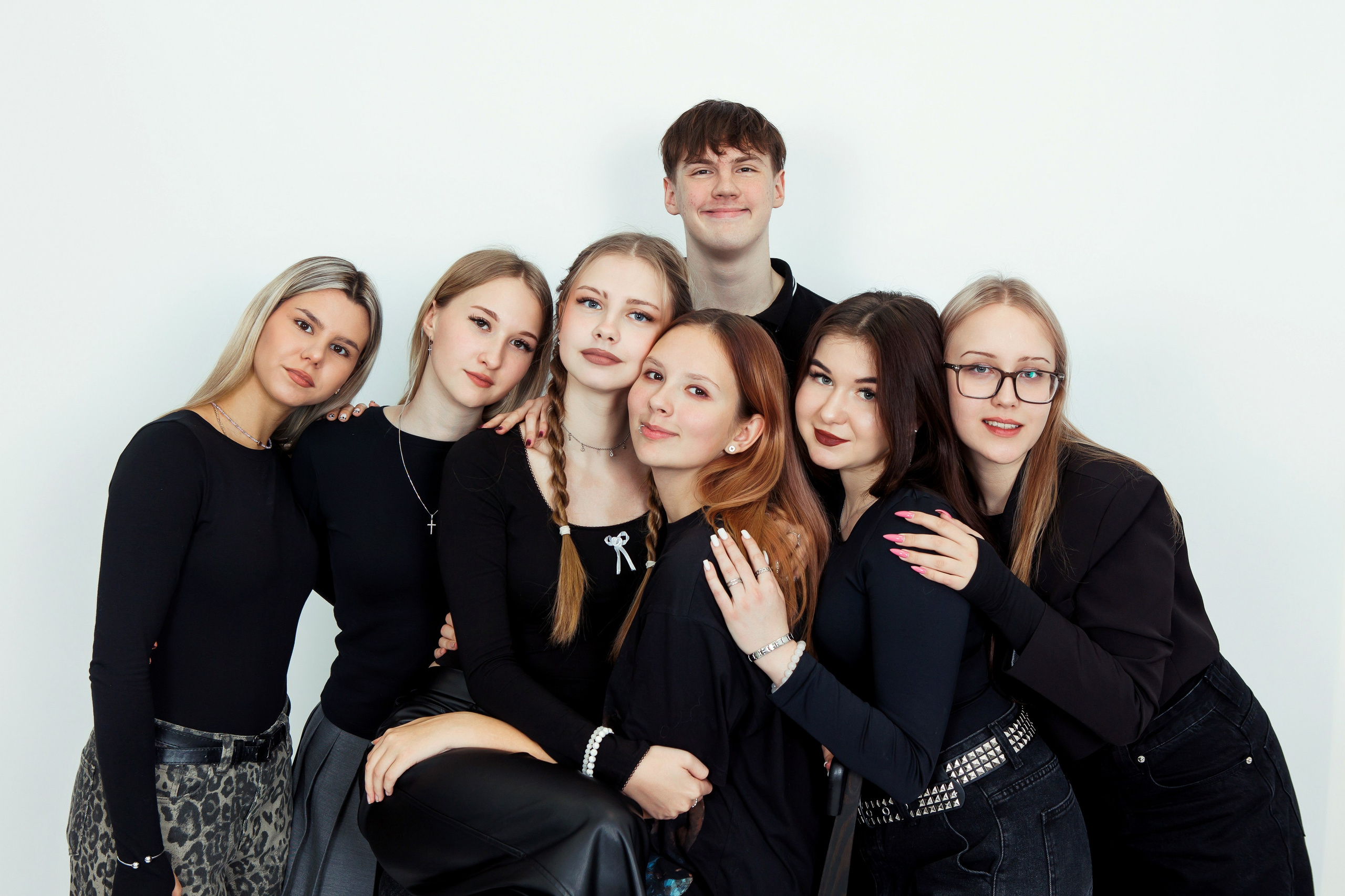 Галерея Групповые фото студия (старшие). Выпускные альбомы в Луге/Школьные съёмки