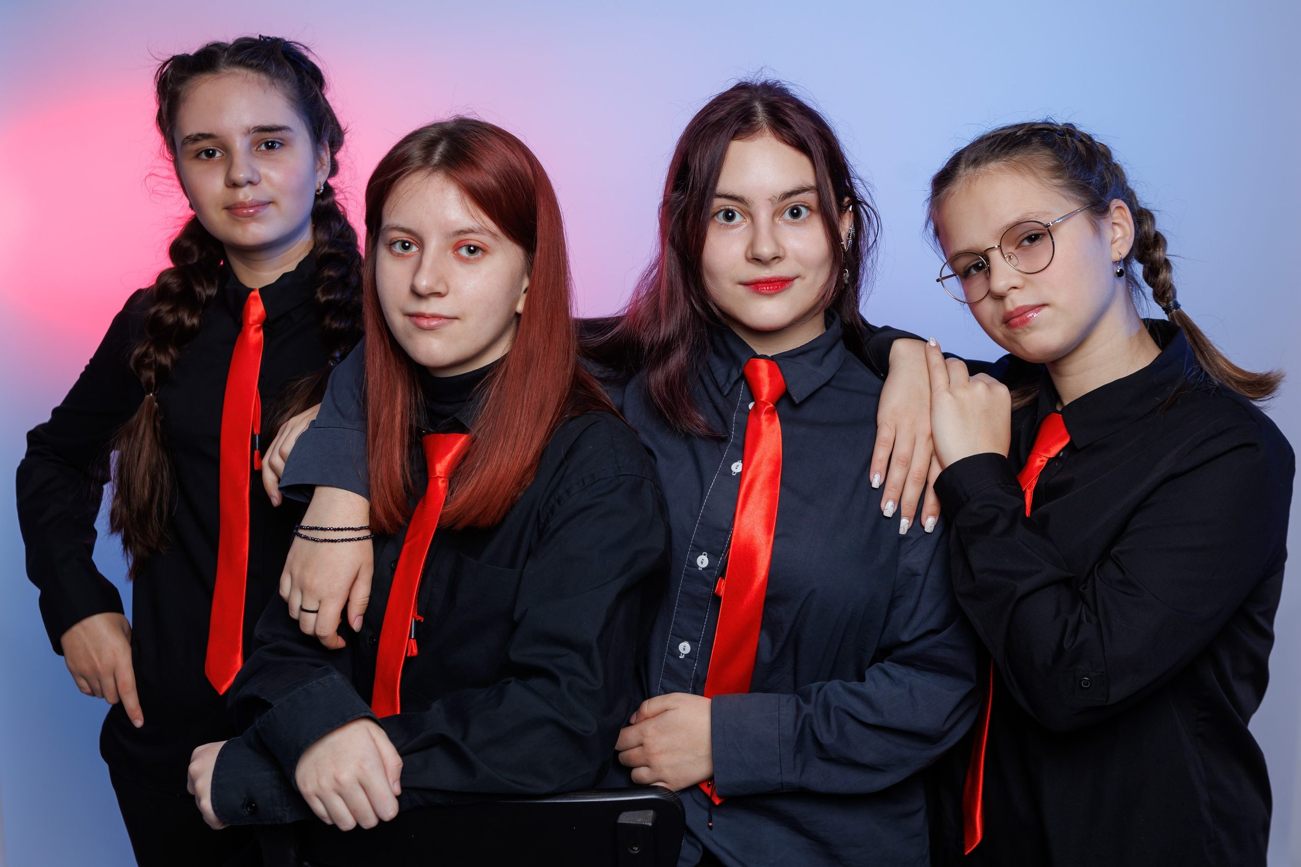Галерея Групповые фото студия (старшие). Выпускные альбомы в Луге/Школьные съёмки