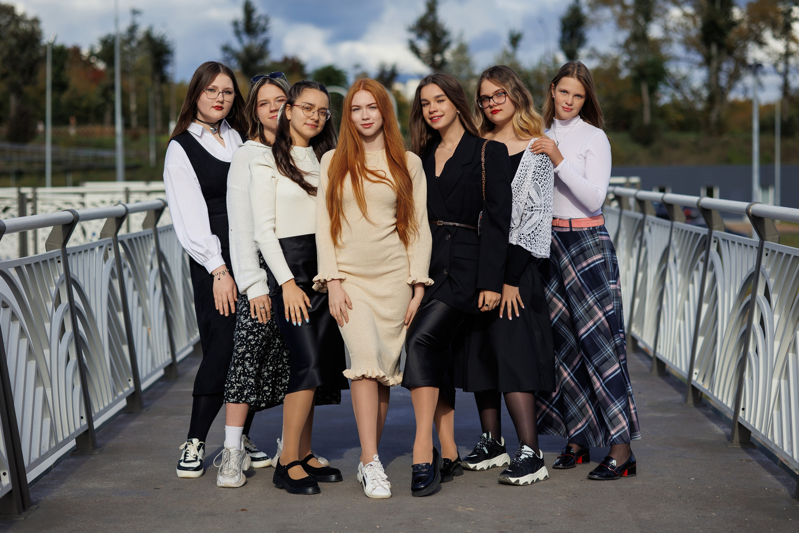 Галерея Групповые фото улица (старшие). Выпускные альбомы в Луге/Школьные съёмки