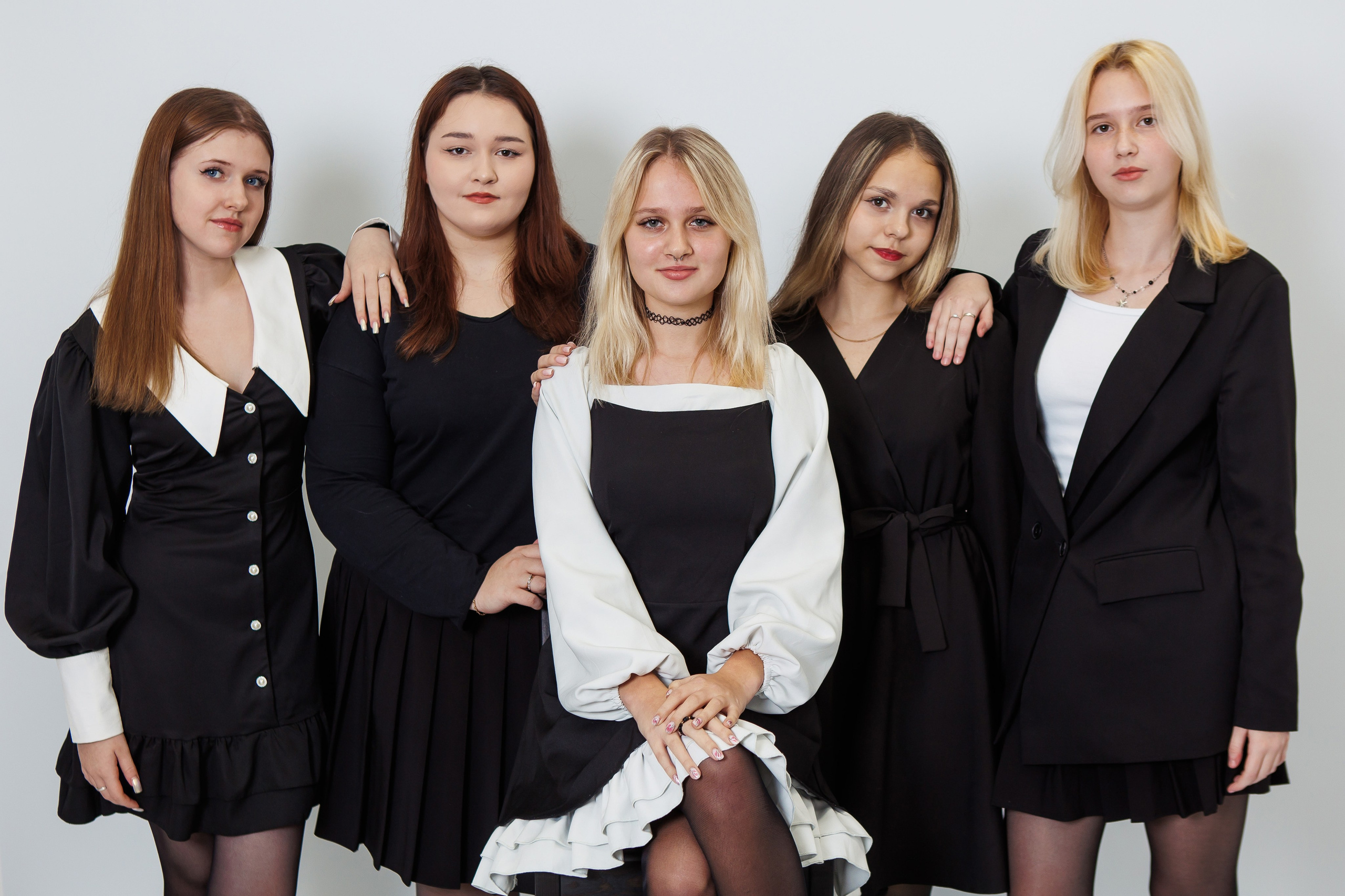 Галерея Групповые фото студия (старшие). Выпускные альбомы в Луге/Школьные съёмки