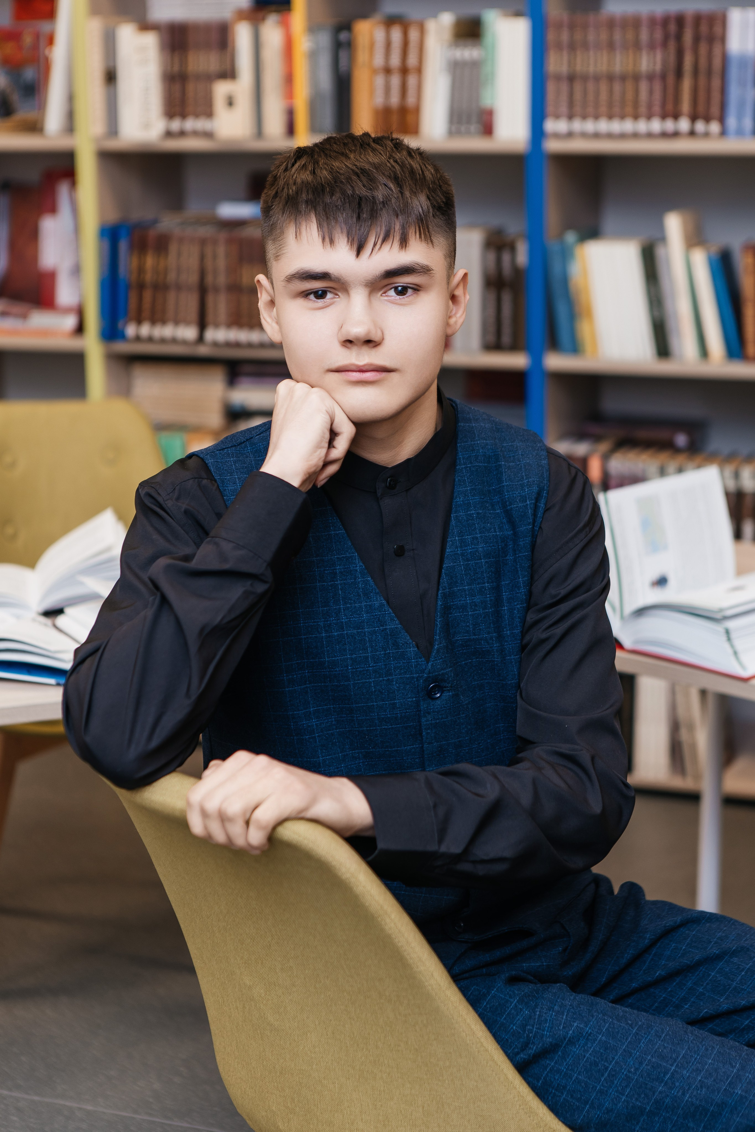 Галерея портретов в школе (старшие). Выпускные альбомы в Луге/Школьные съёмки
