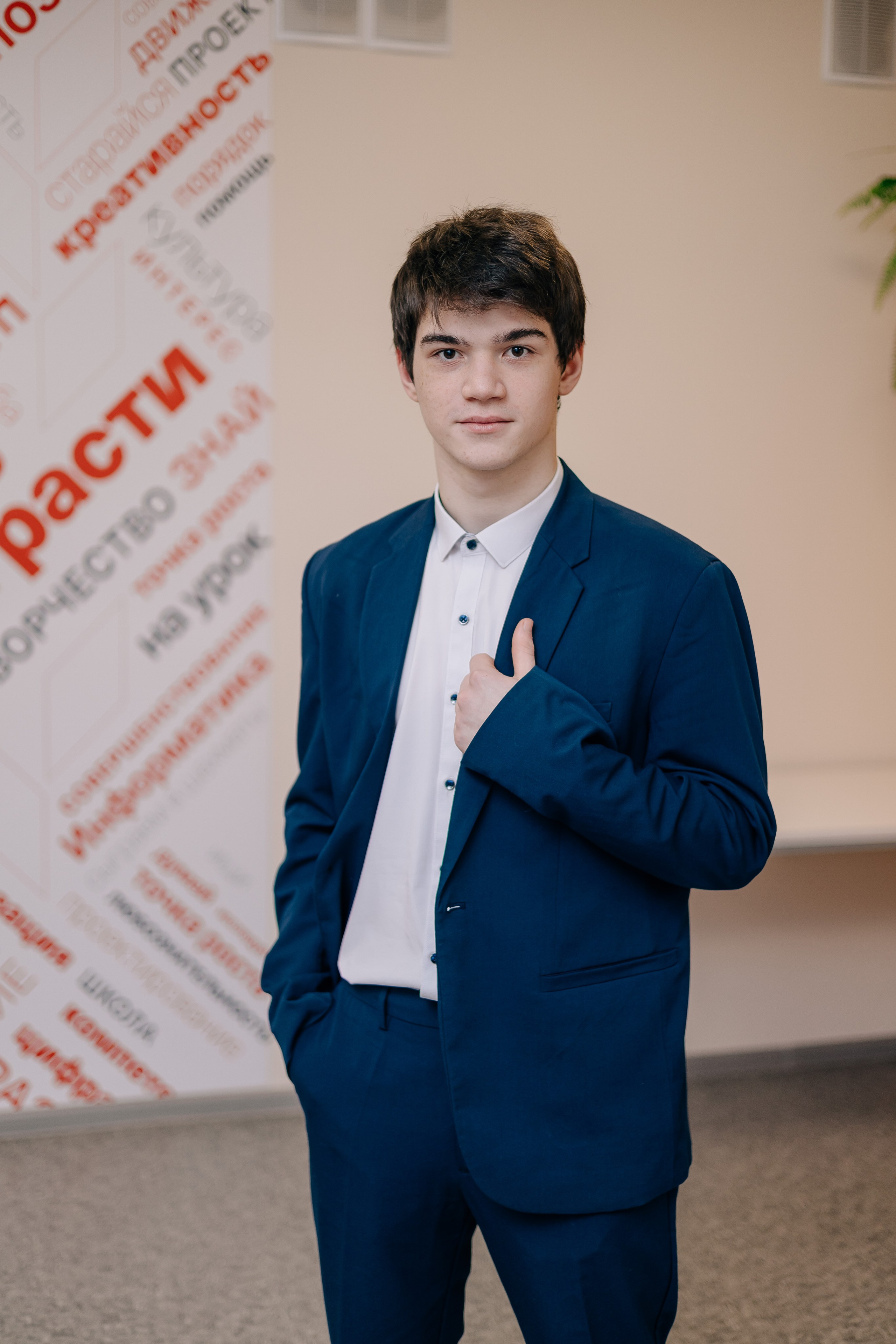 Галерея портретов в школе (старшие). Выпускные альбомы в Луге/Школьные съёмки