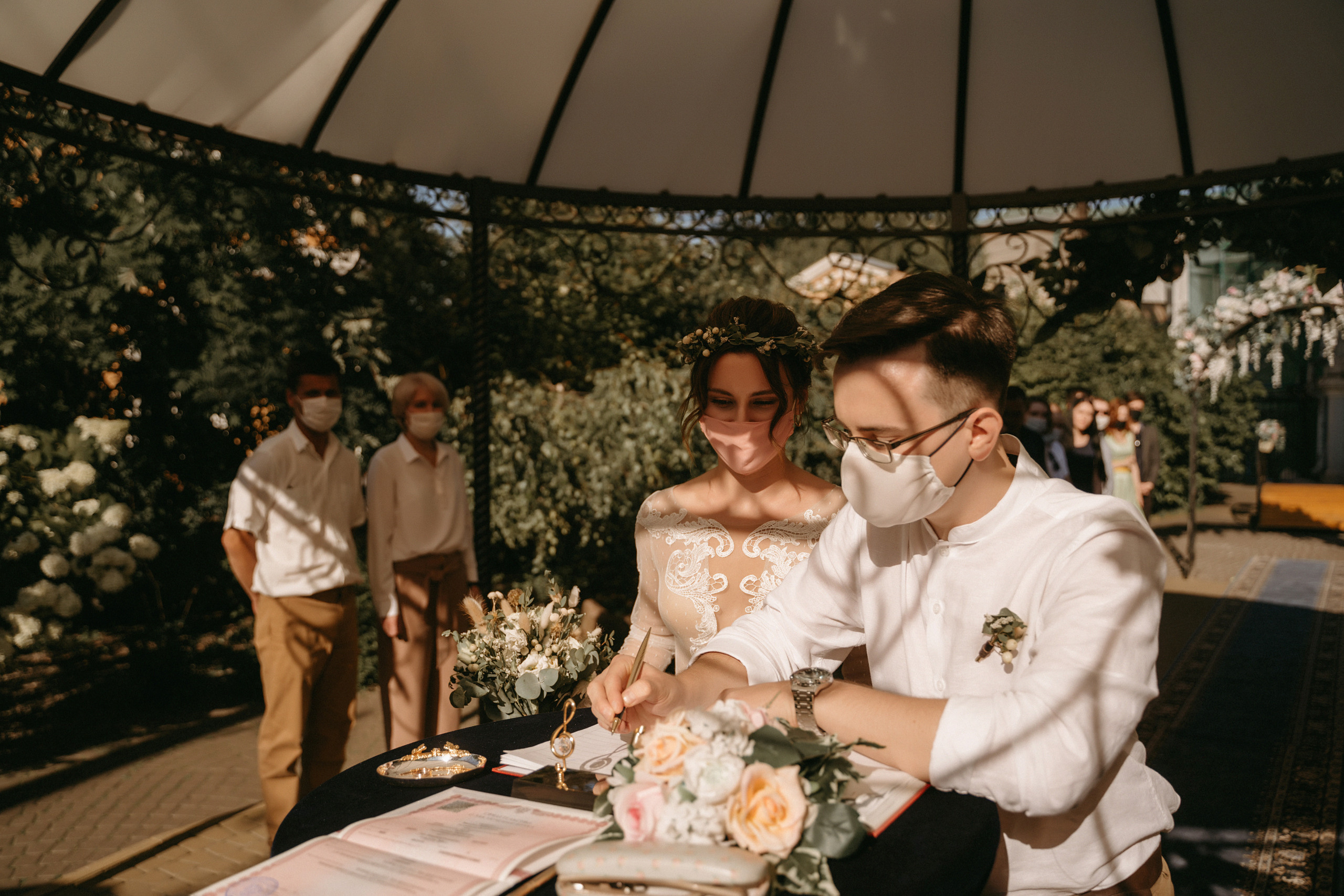 Люба и Миша (утро, прогулка, ЗАГС). Фотограф Наталья Шелест