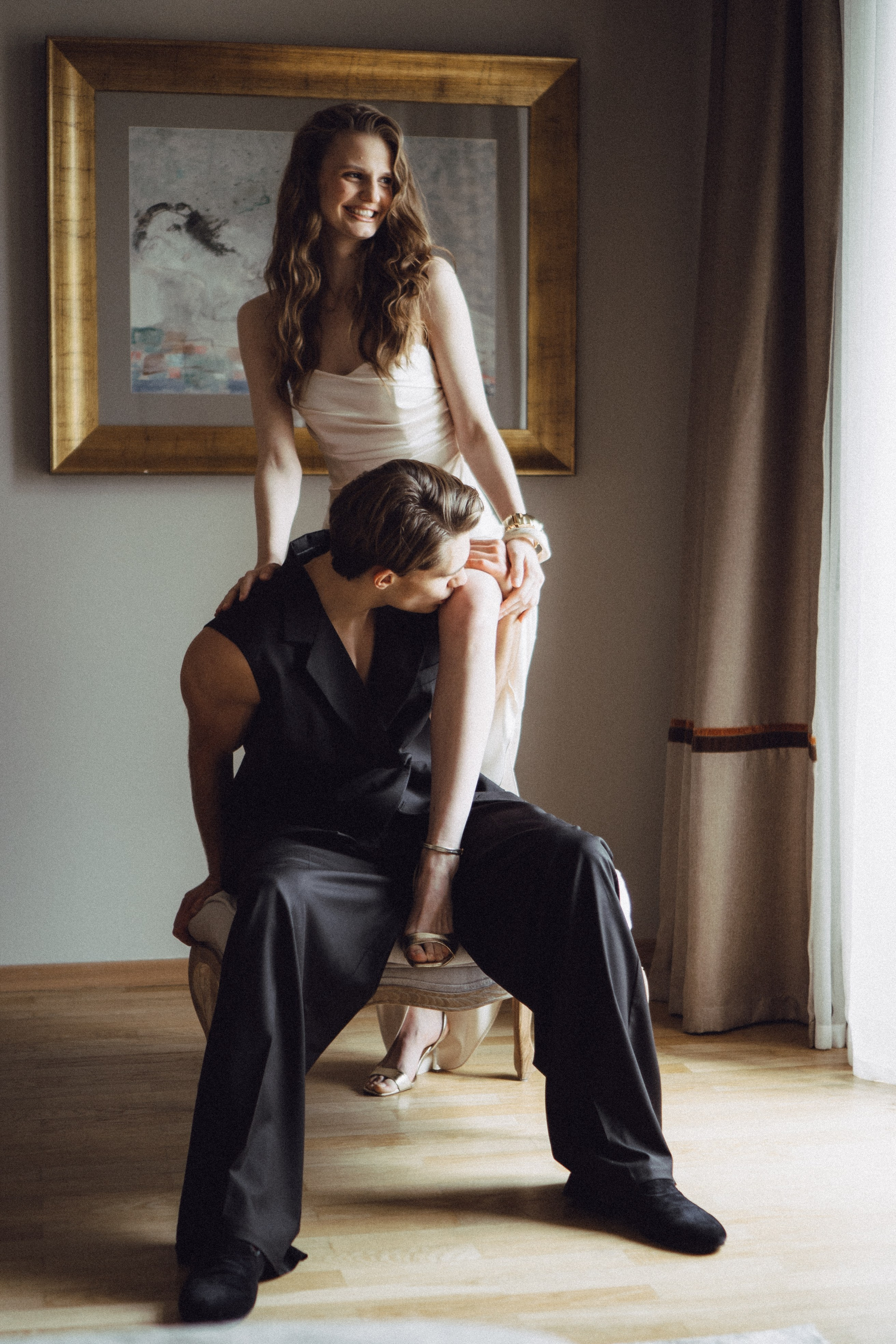 СВАДЕБНАЯ ФОТОСЕСИИИЯ ПАРЫ В УЮТНОЙ АТМОСФЕРНОЙ КВАРТИРЕ НА ФОНТАНКЕ. Профессиональный фотограф, Санкт-Петербург — Виктория Богомолова