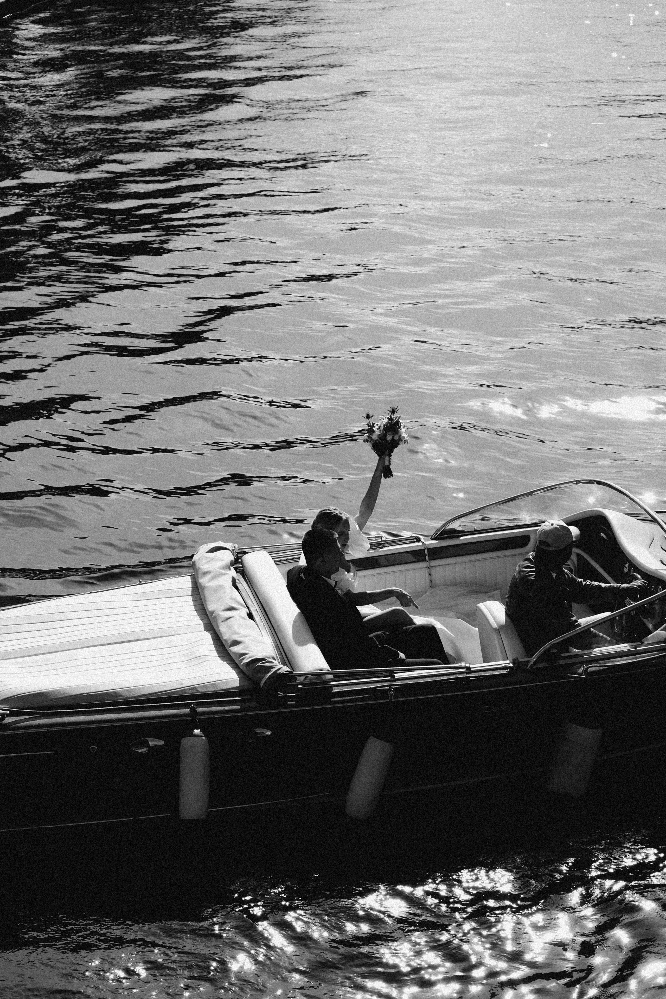 СВАДЕБГНАЯ ПРОГУЛКА ПО КАНАЛ САНКТ-ПЕТЕРБУРГА НА КАТЕРЕ. Профессиональный фотограф, Санкт-Петербург — Виктория Богомолова