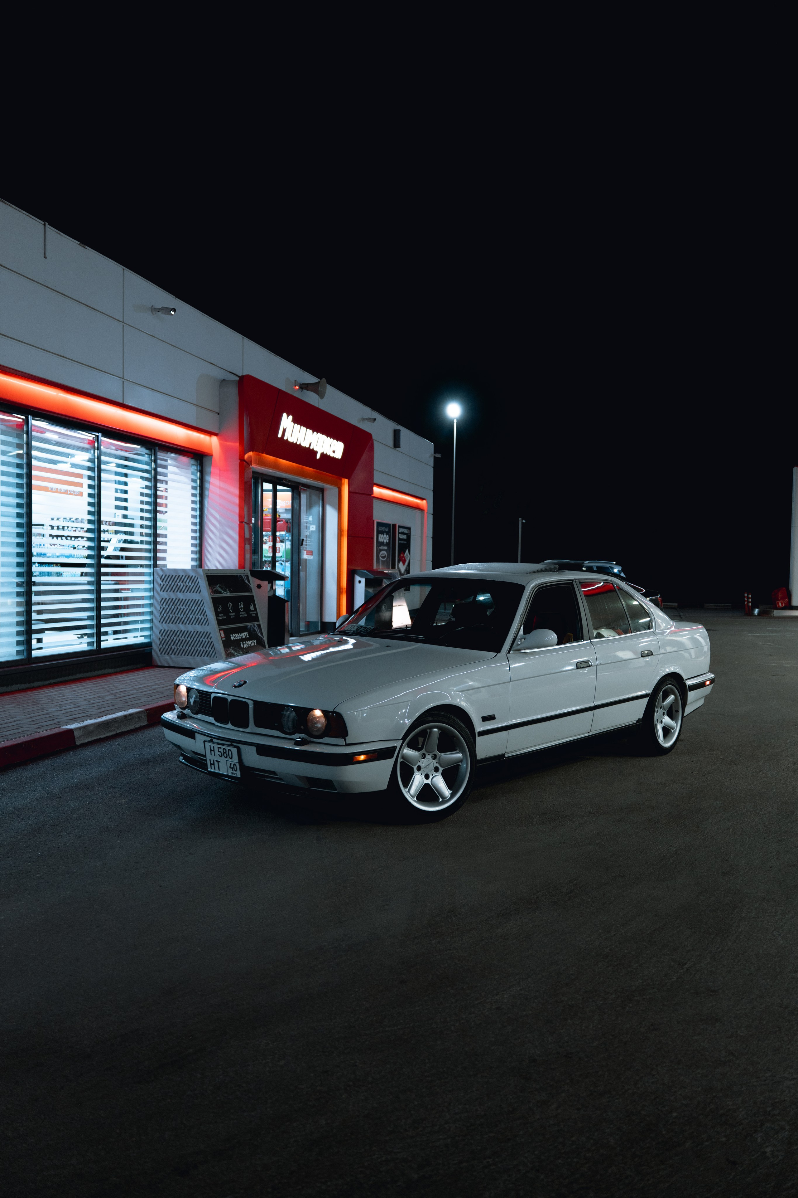 Фотографии Никиты и его BMW E34