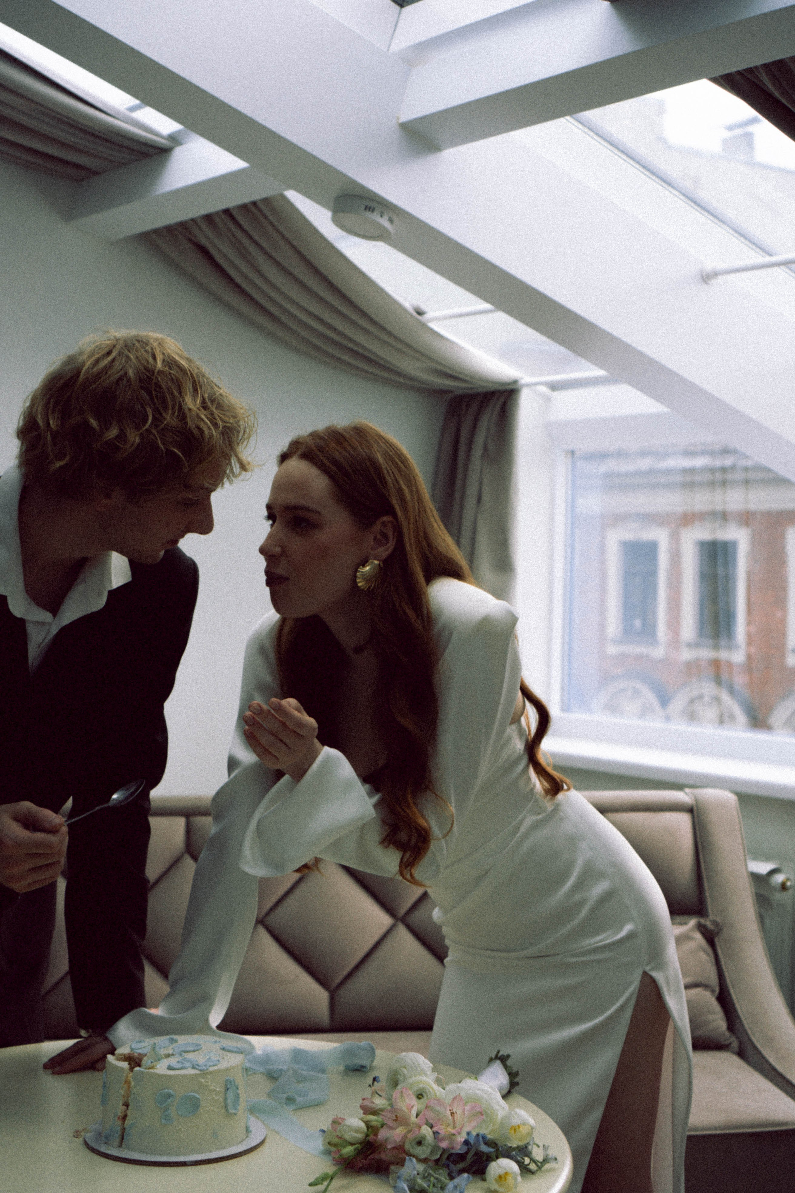 СВАДЕБНАЯ СЬЕМКА В ОТЕЛЕ. СБОРЫ ЖЕНИХА И НЕВЕСТЫ И ТАКЖЕ ТОР И ПОДГОТОВКА К ПРОГУЛКЕ. Профессиональный фотограф, Санкт-Петербург — Виктория Богомолова