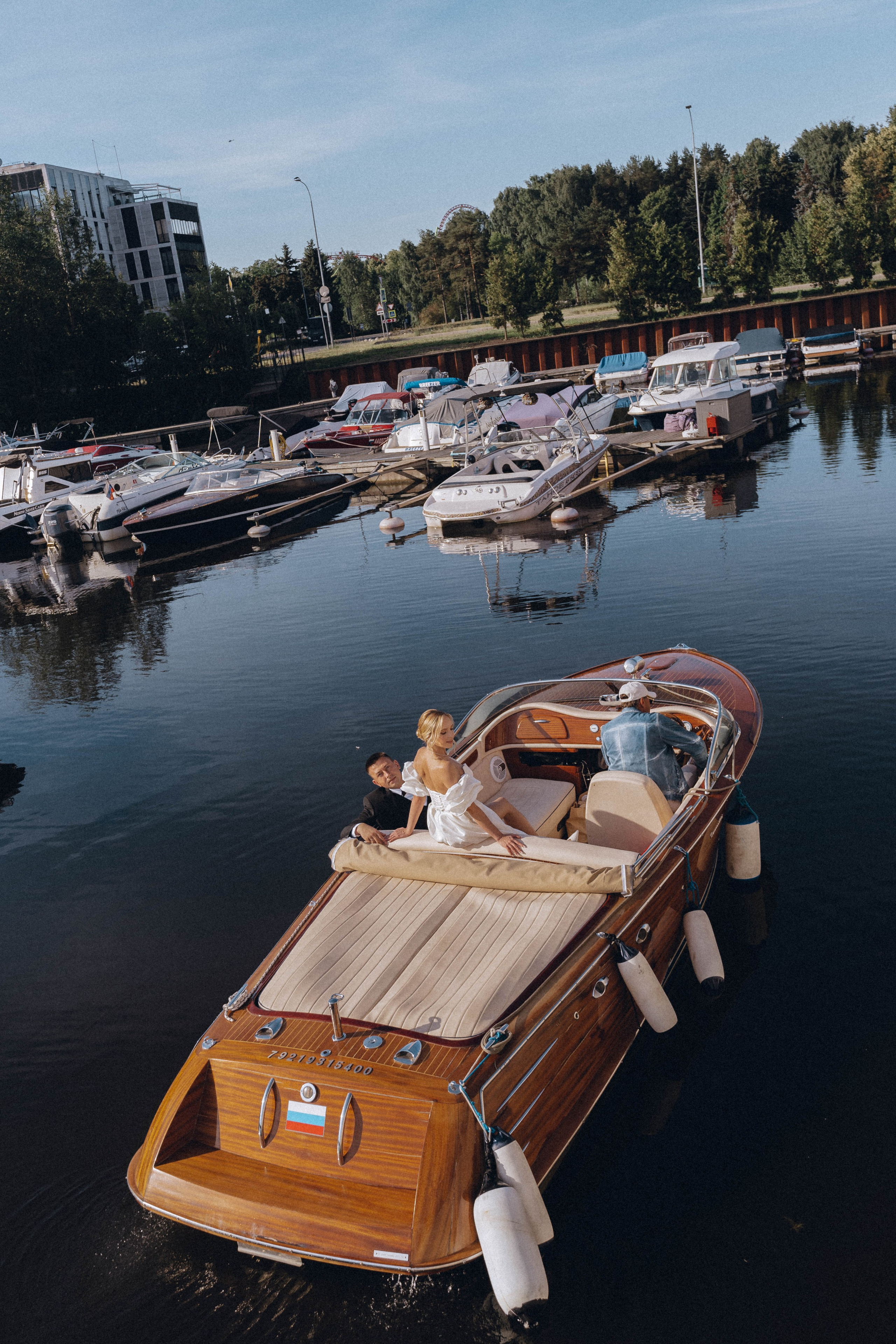 СВАДЕНБНАЯ СЬЕМКА НА КАТЕРЕ ПО КАНАЛАМ САНКТ-ПЕТЕРБУРГА И В АКВАТОРИИ НЕВЫ. Профессиональный фотограф, Санкт-Петербург — Виктория Богомолова