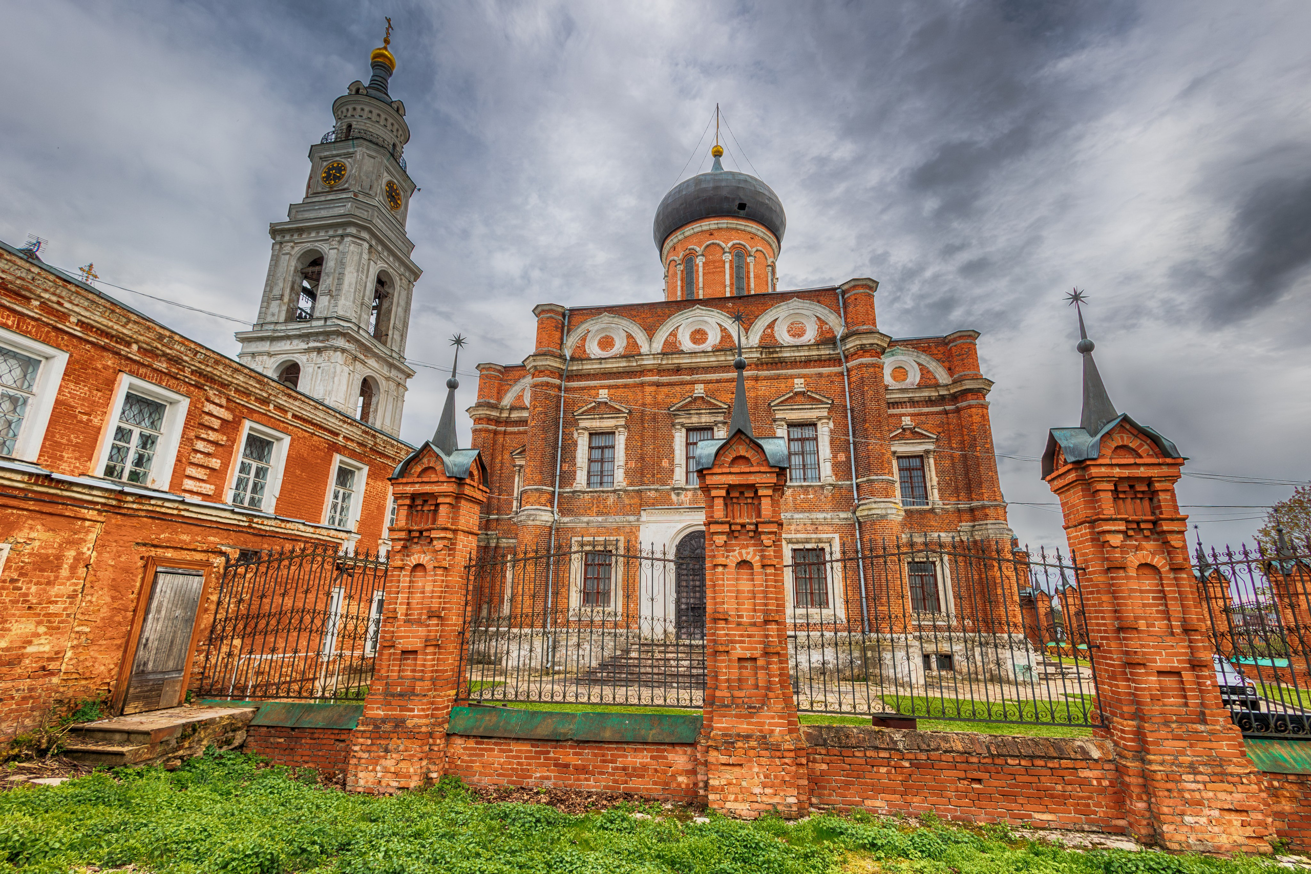 «Тайны Волоколамского кремля: Эхо веков в камне и звоне». 1000 куполов России, фотопроект Вадима Квятковского и Надежды Ельцовой