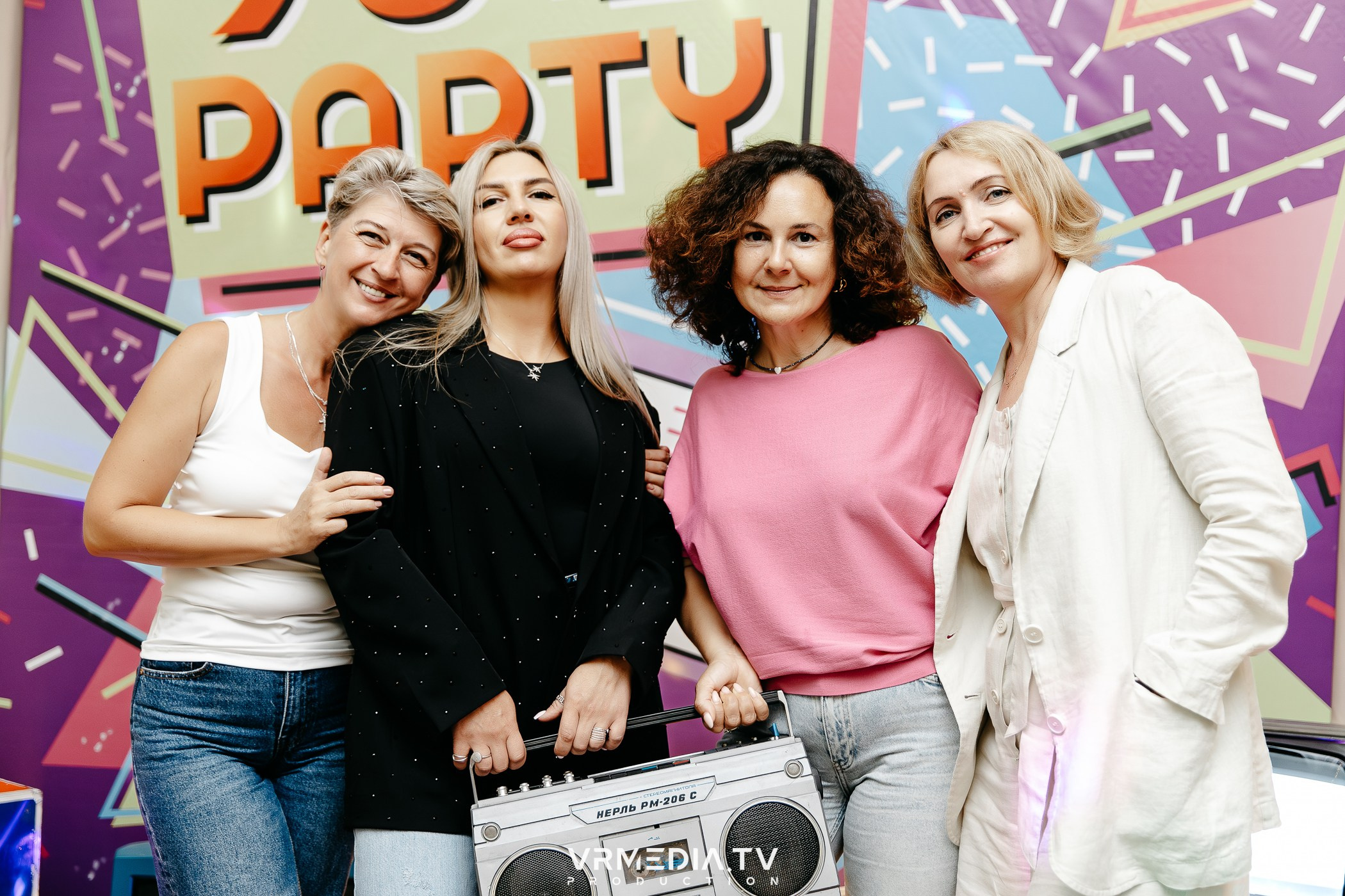 «Назад в 90-е!» в ресторане «Империя»