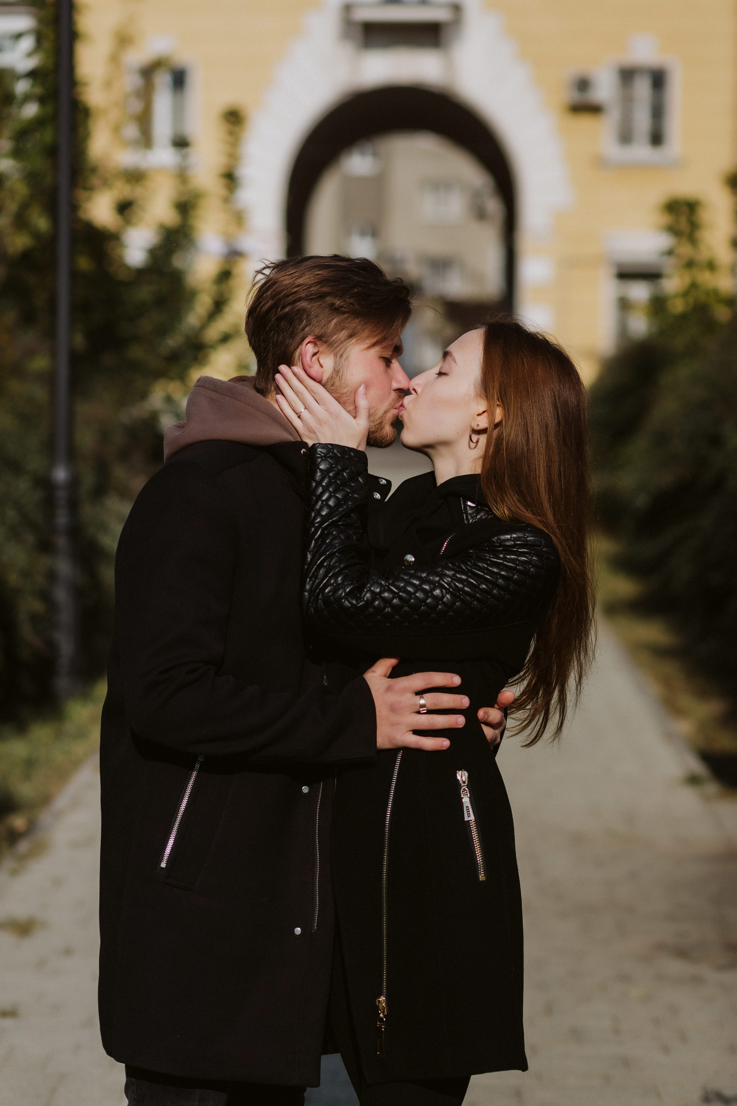 Фотосессия Лёши и Насти на Октябрьской площади Таганрога. Свадебный и семейный фотограф в Таганроге Бакарюк Антон