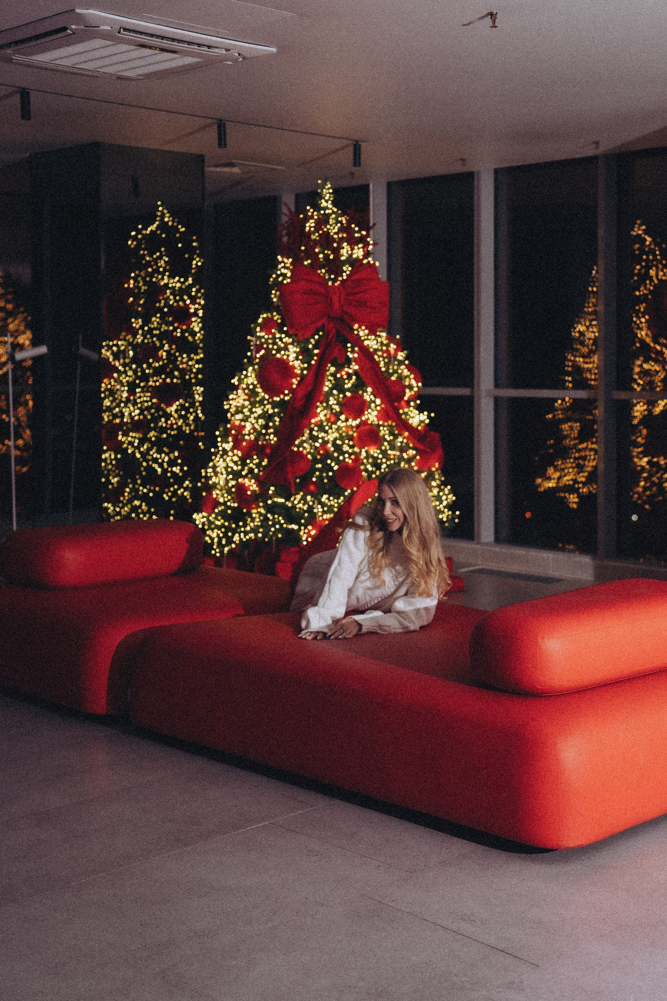 ФОТОСЕССИЯ К НОВОМУ ГОДУ В СТУДИИ С ЕЛОЧКОЙ КРАСИВЫЙ ОБРАЗ. Профессиональный фотограф, Санкт-Петербург — Виктория Богомолова