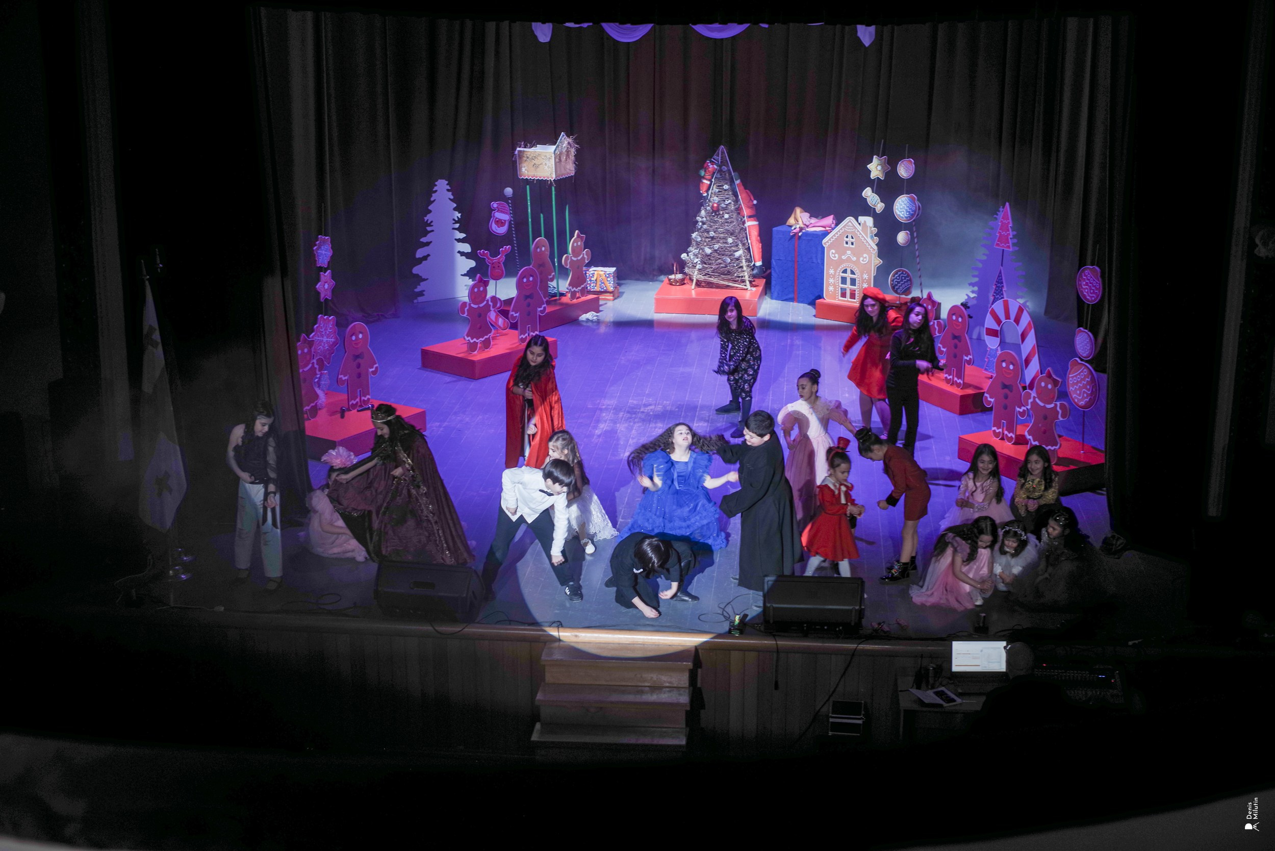 Спектакль с Элене. Портретный фотограф Денис Милютин