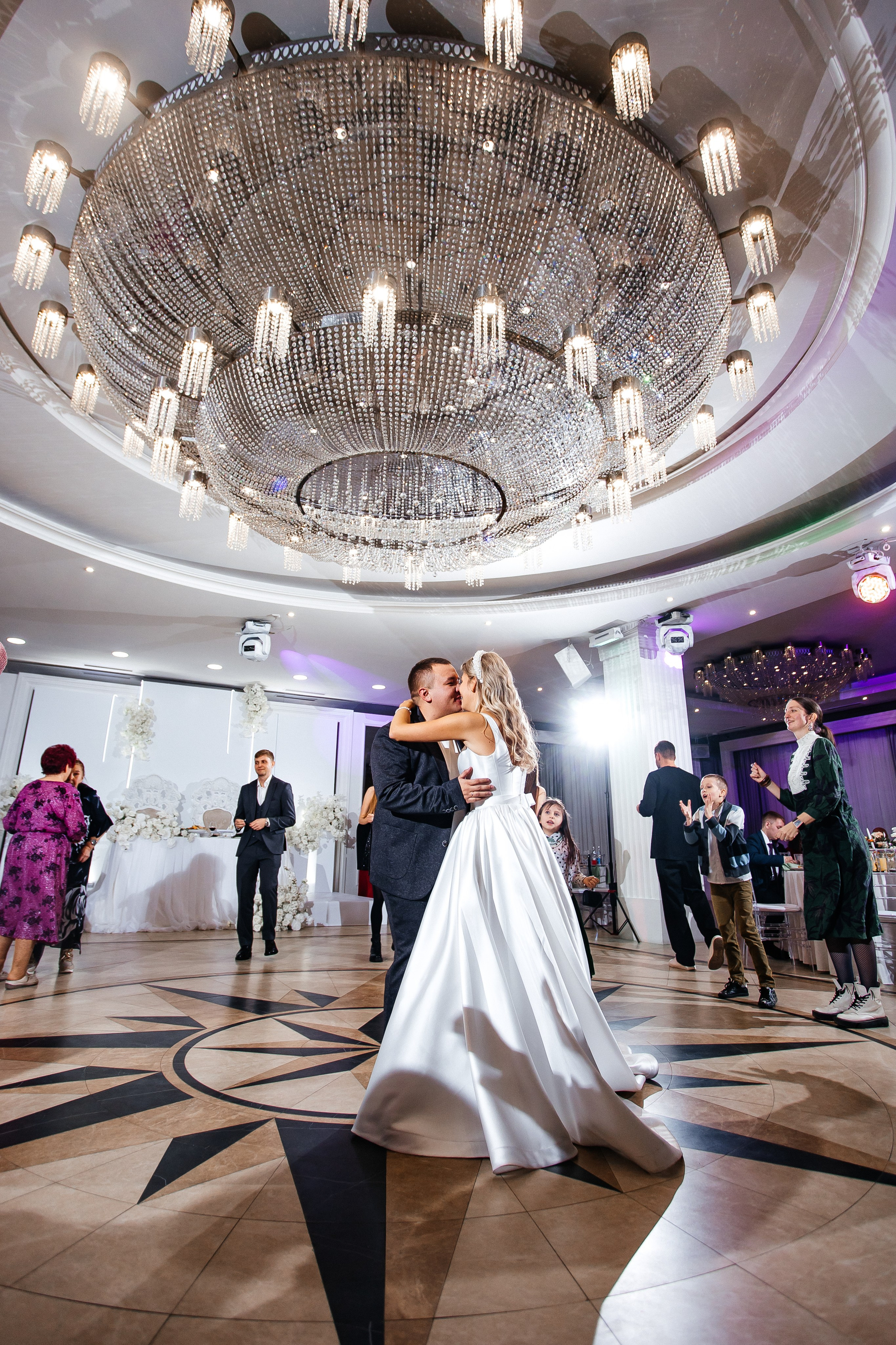 Sasha & Alena. Свадебный фотограф в Москве Виктория Арехова