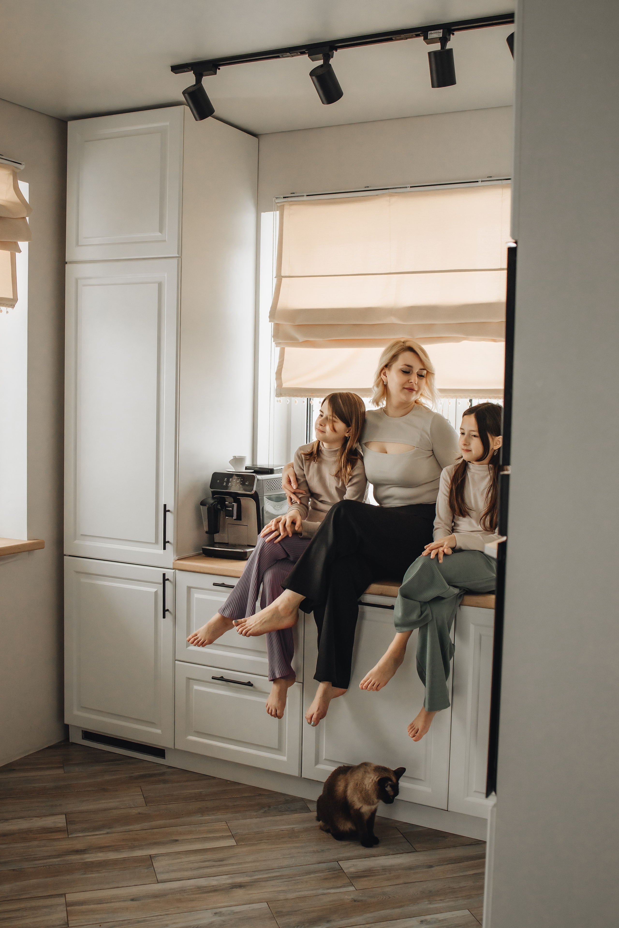 Дома с девчонками. Фотограф Новосибирск