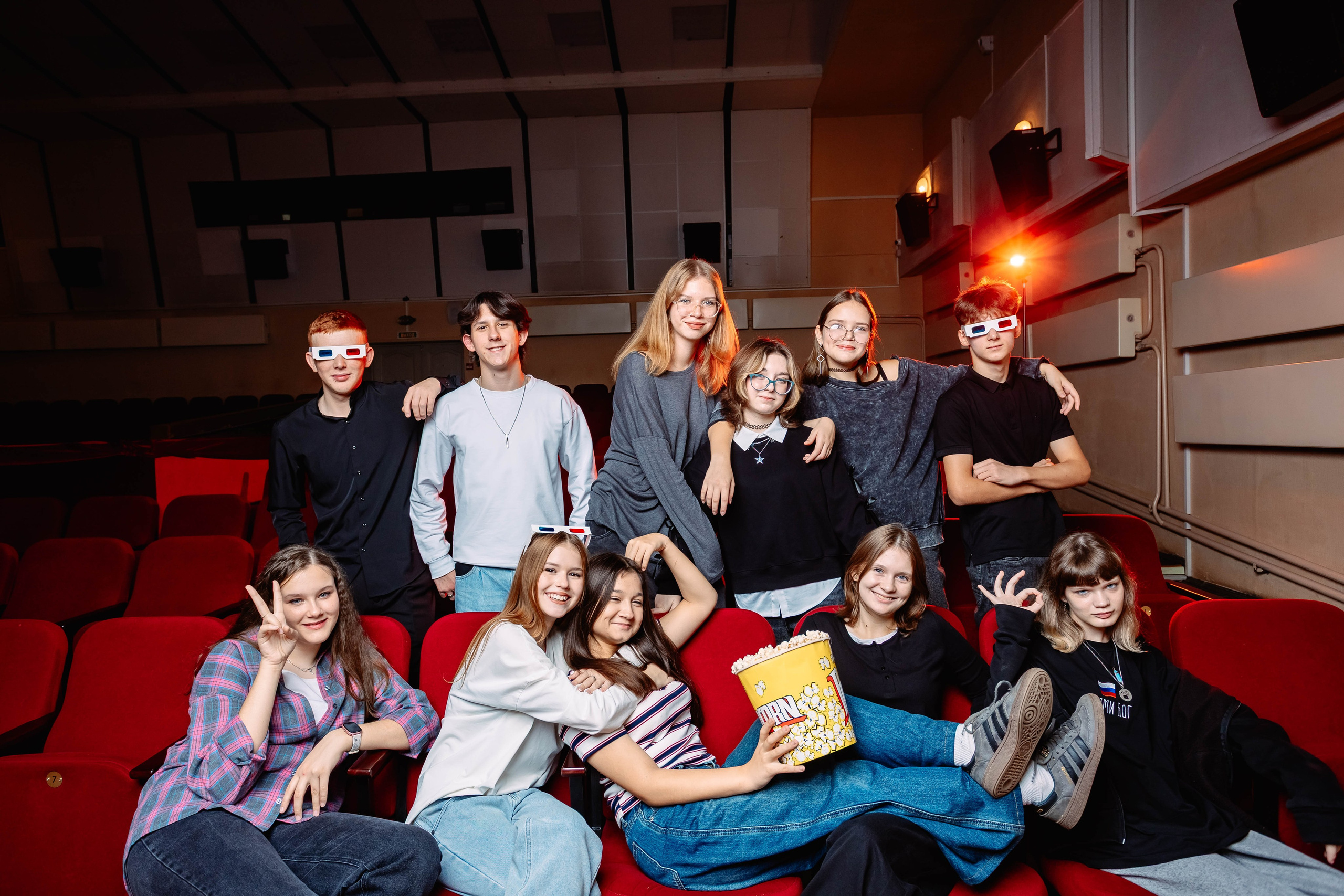 Позирование группы. Выпускные альбомы для детского сада и школы