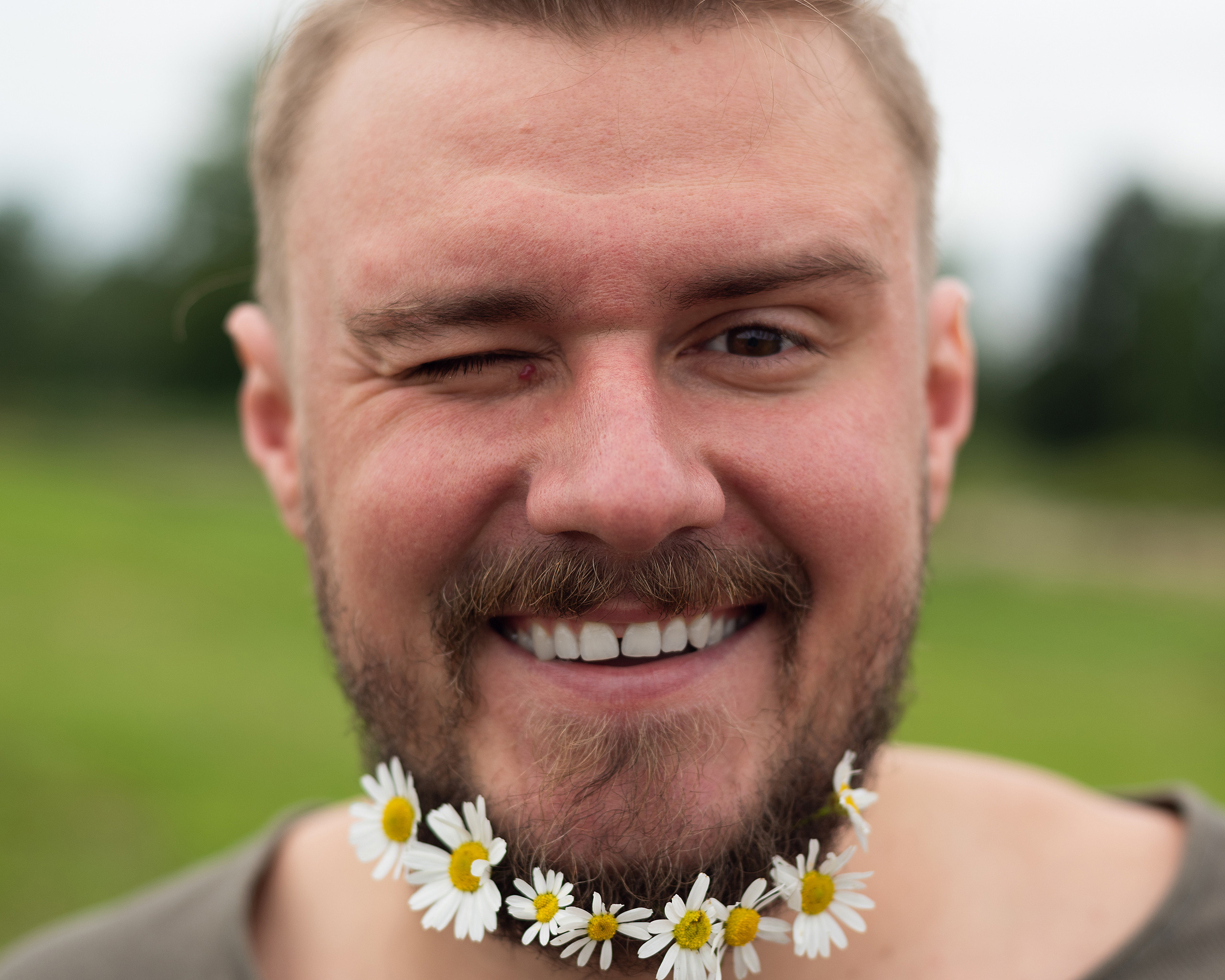 Любовь в полях. Портретный фотограф Белград Матвей Кармаков