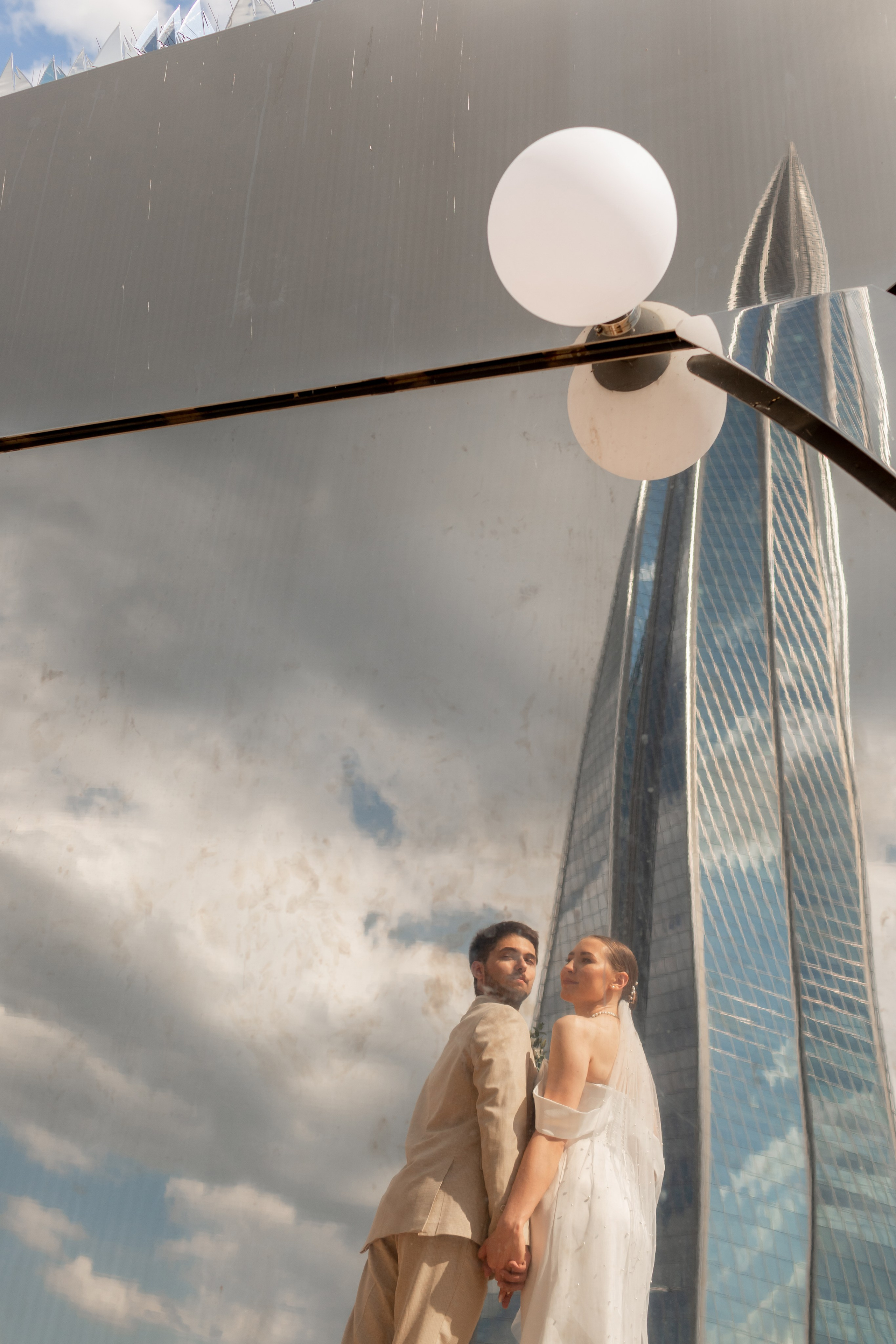 Свадебная фотопрогулка у Лахты. Свадебный фотограф Кирилл Белый