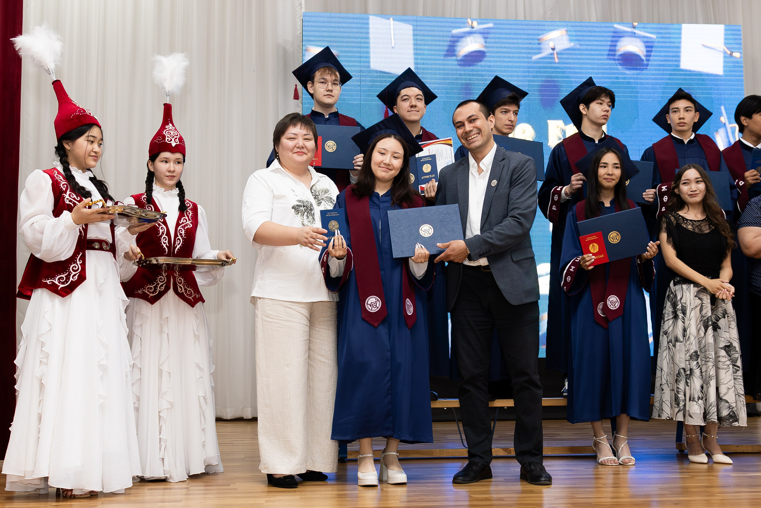 Вручениe | Линейка. Фото и видеосъемка в Алматы