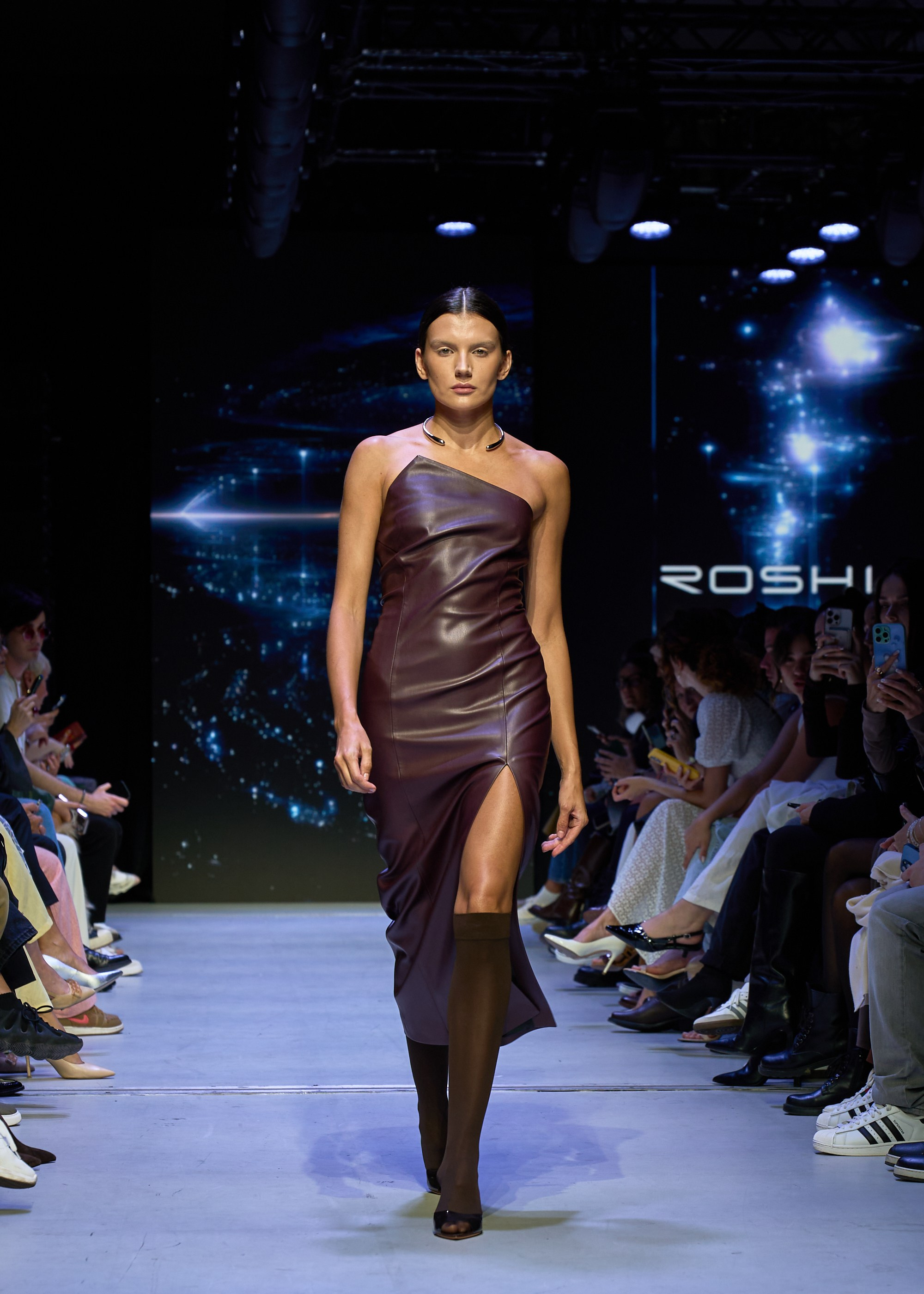 ROSHI. Московская неделя моды 2025. Портретный и fashion фотограф в Москве Игорь Малышев