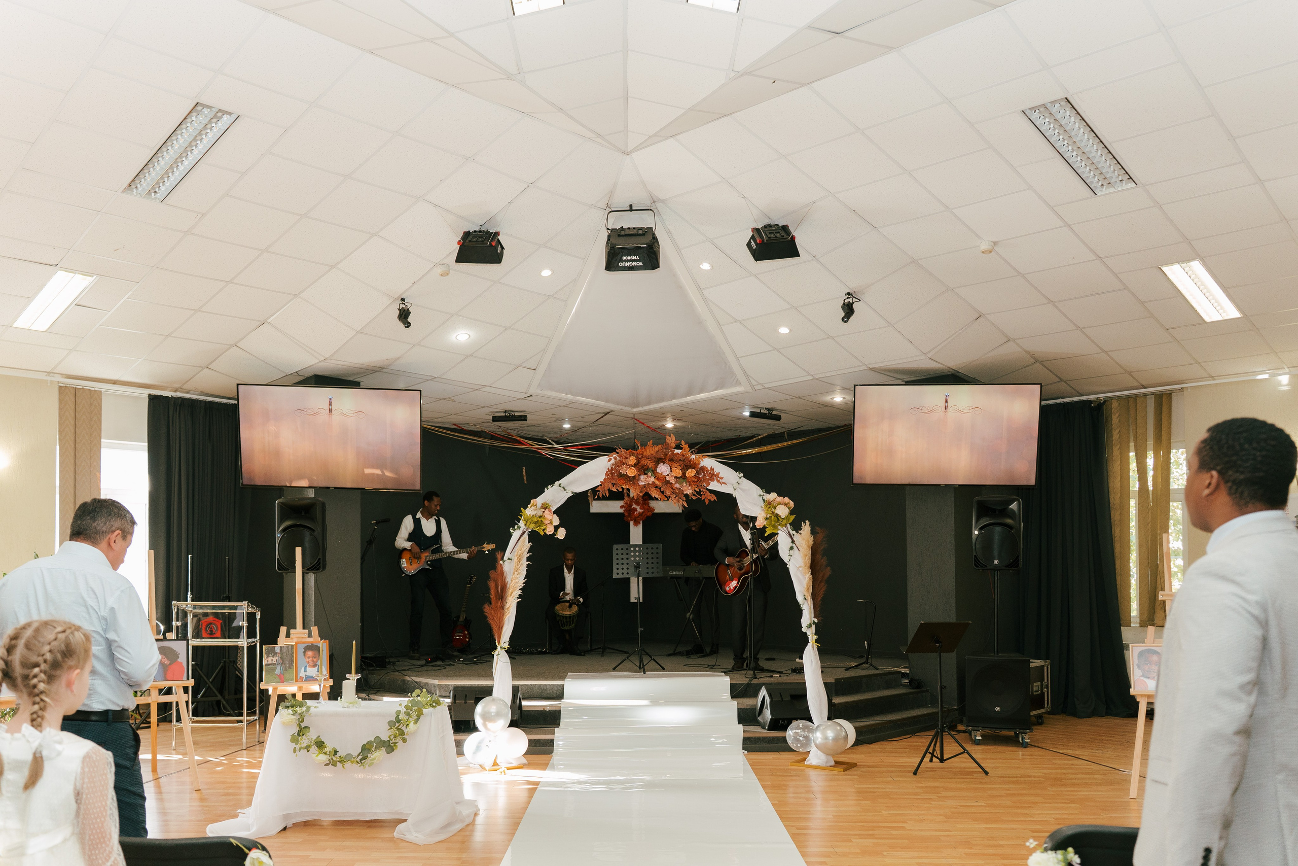 Joa & Gabriella. Photographer based in moscow Peter Tchana